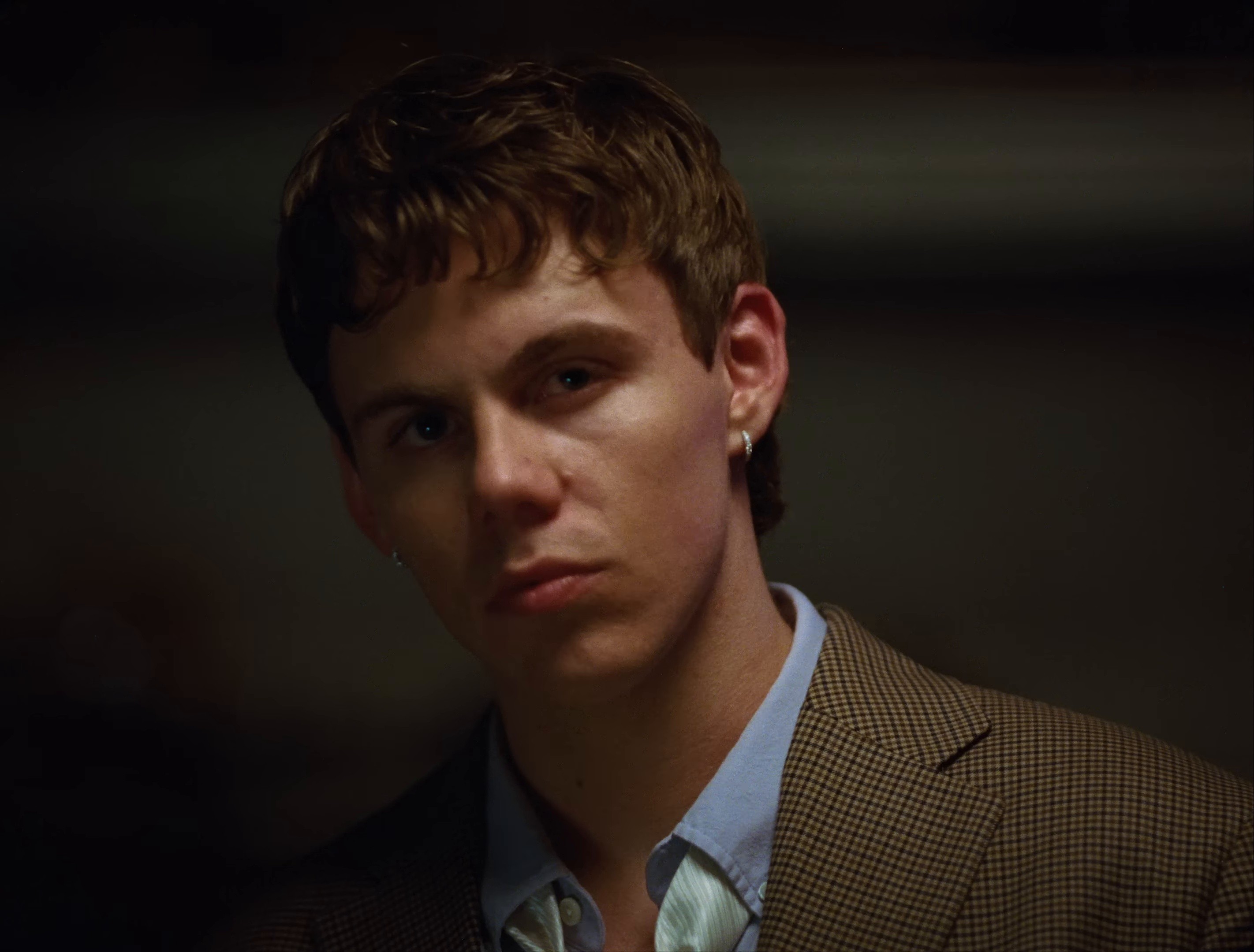 HOW DOES IT FEEL? (2025) —  shot,  lighting