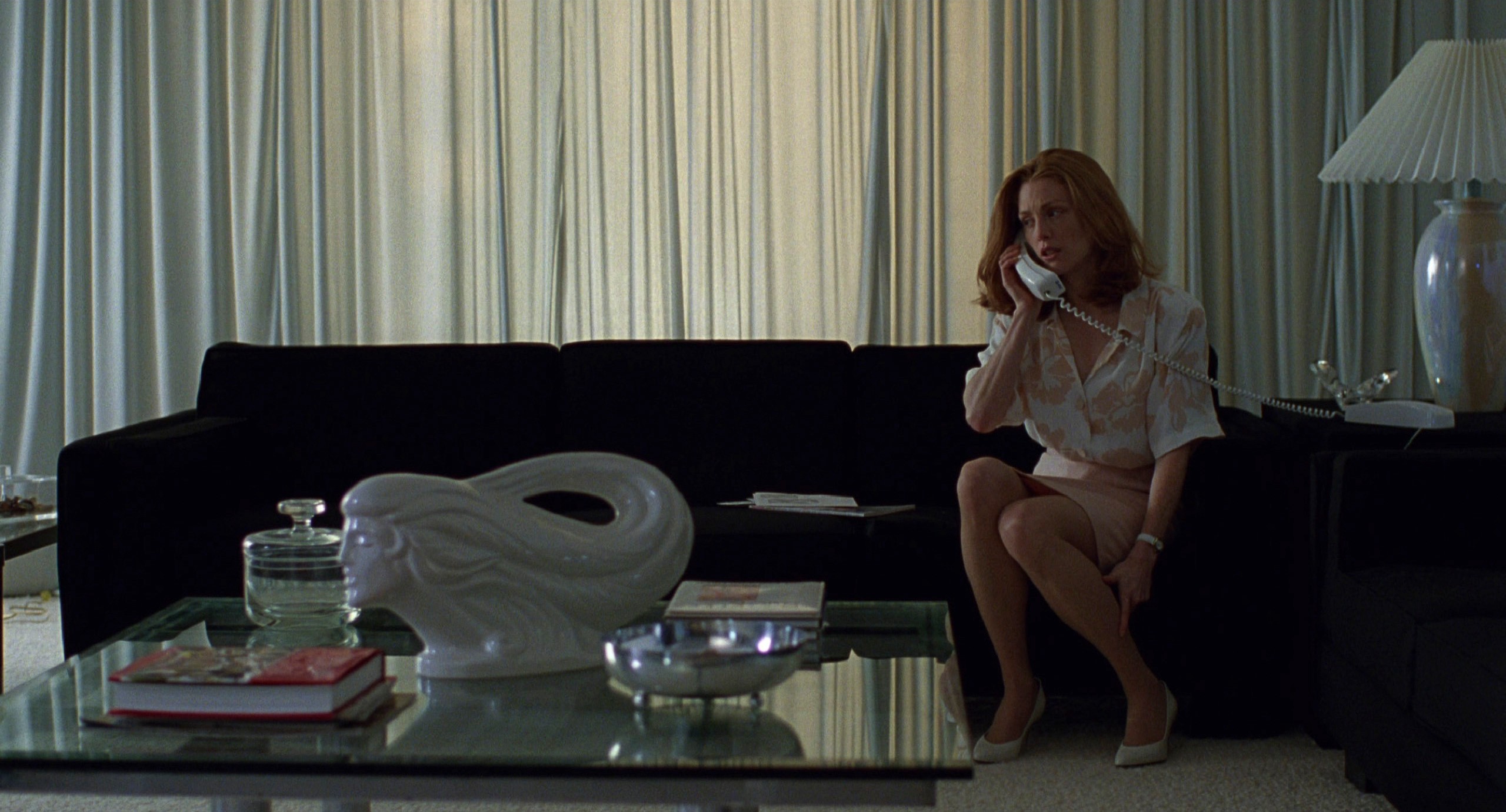 Safe (1995) —  shot,  lighting