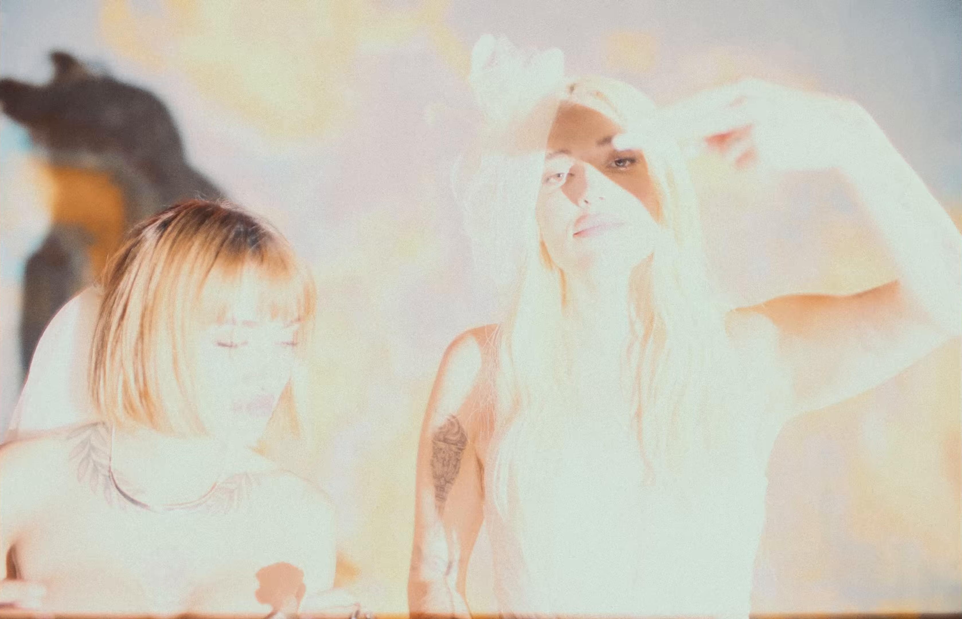 Pa' Qué Volviste? (2024) —  shot,  lighting