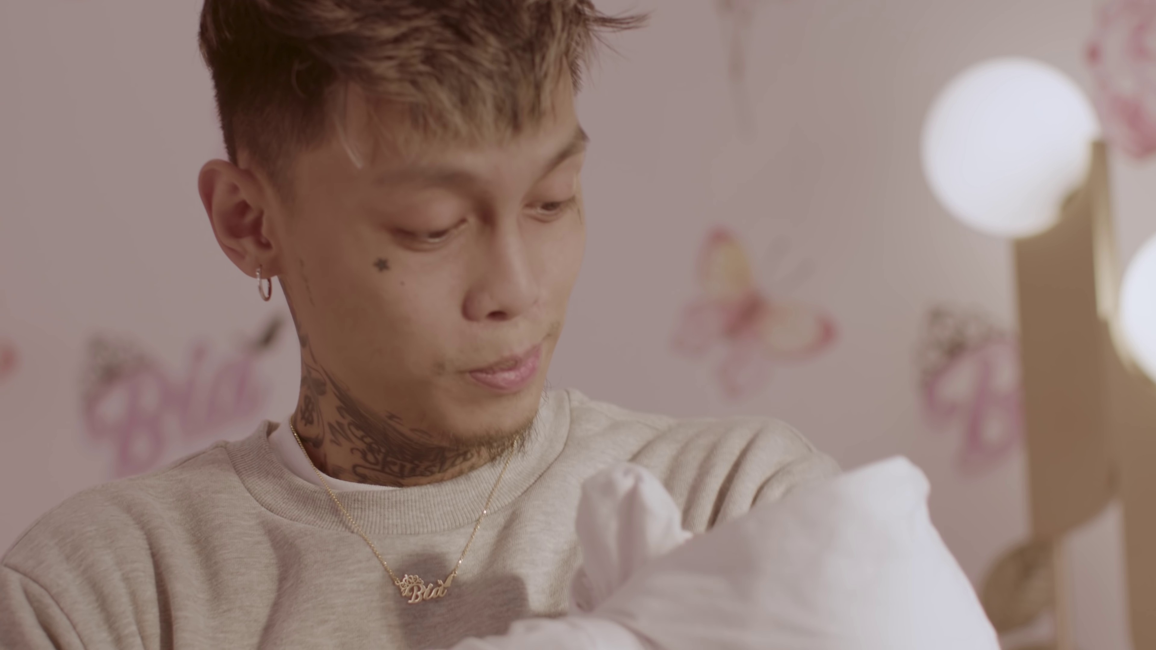 Lagi (2021) —  shot,  lighting