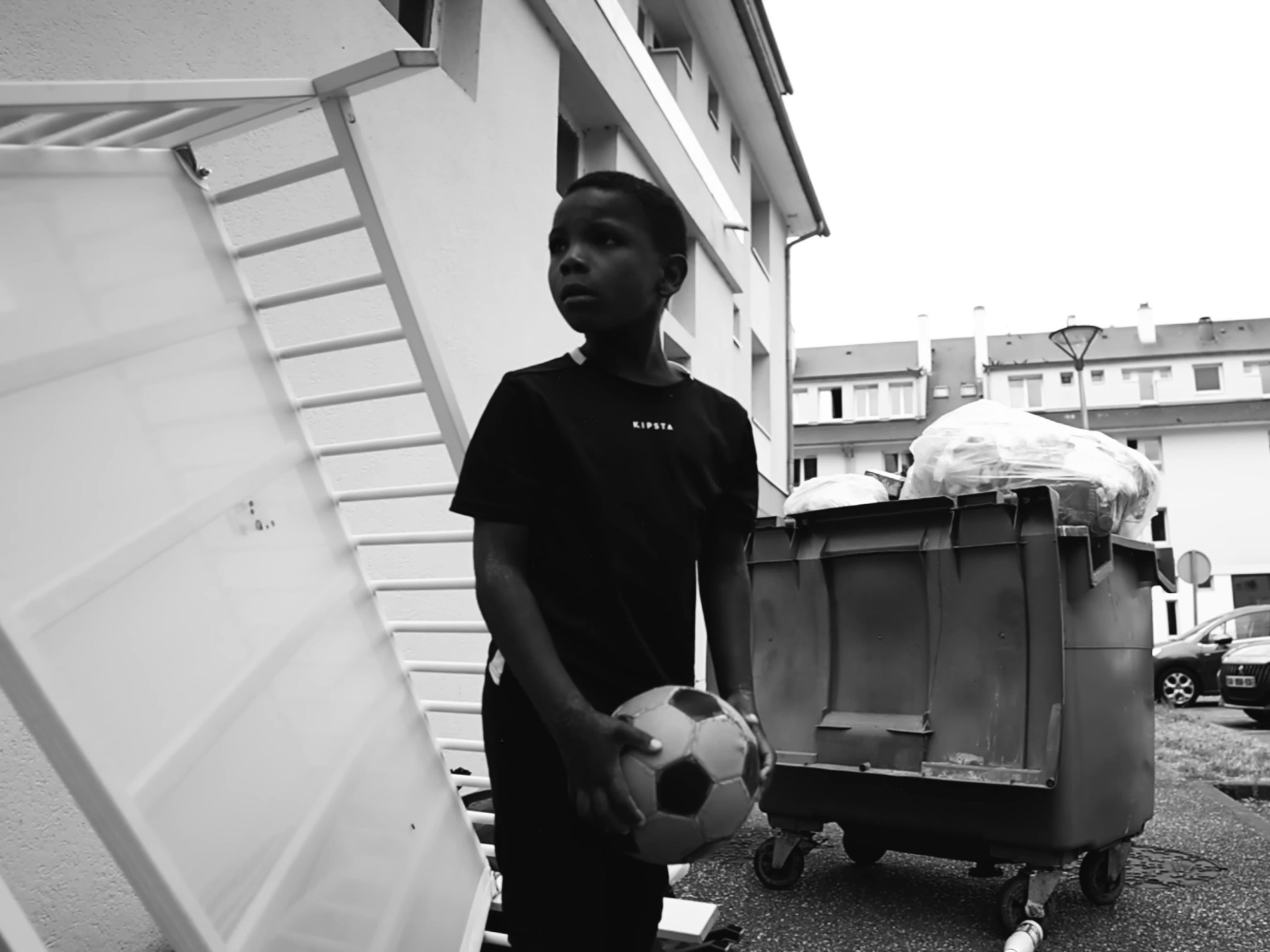 LOSSA (2023) —  shot,  lighting