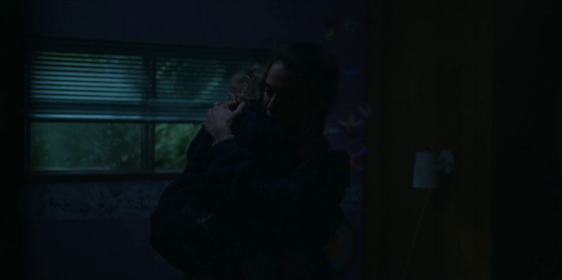 Dollar Store (2021) —  shot,  lighting