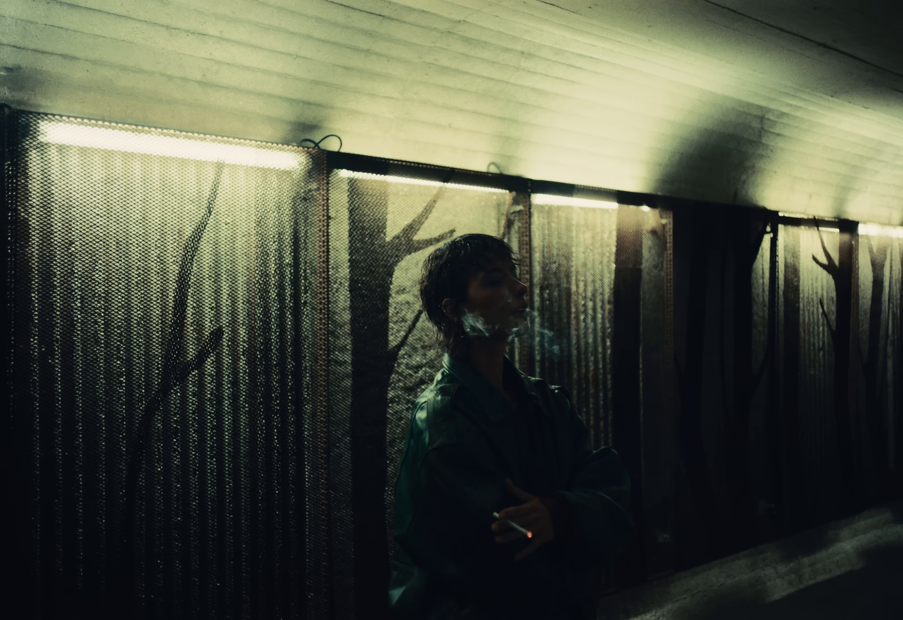 Impose  (2025) —  shot,  lighting