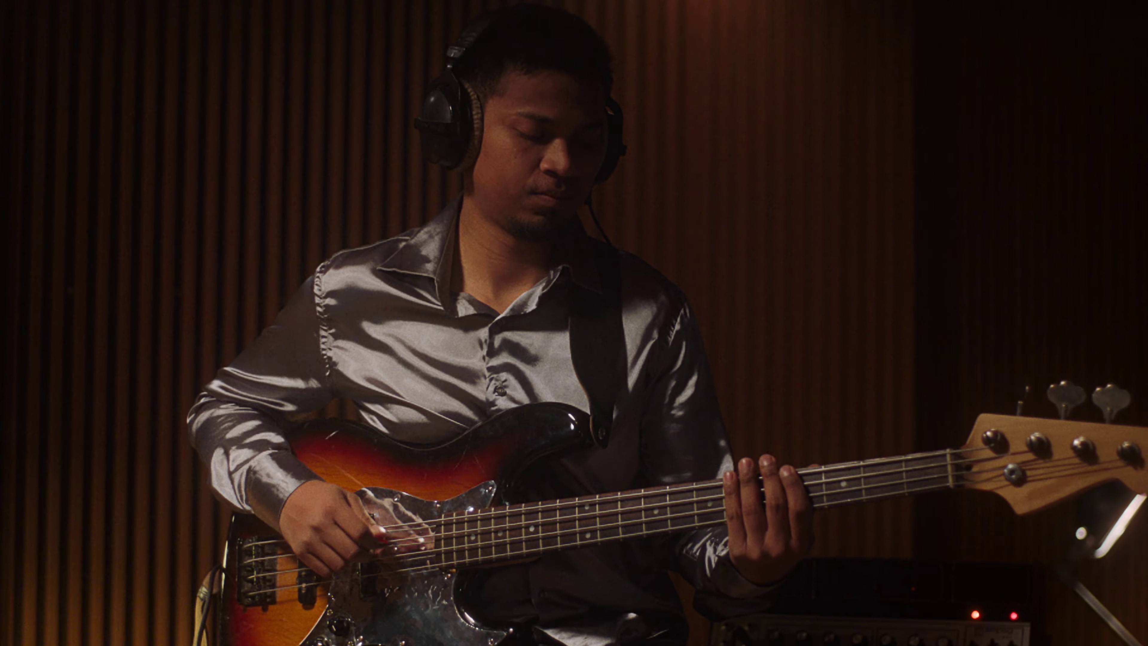 Hard To Be Myself When I'm With U (2022) —  shot,  lighting