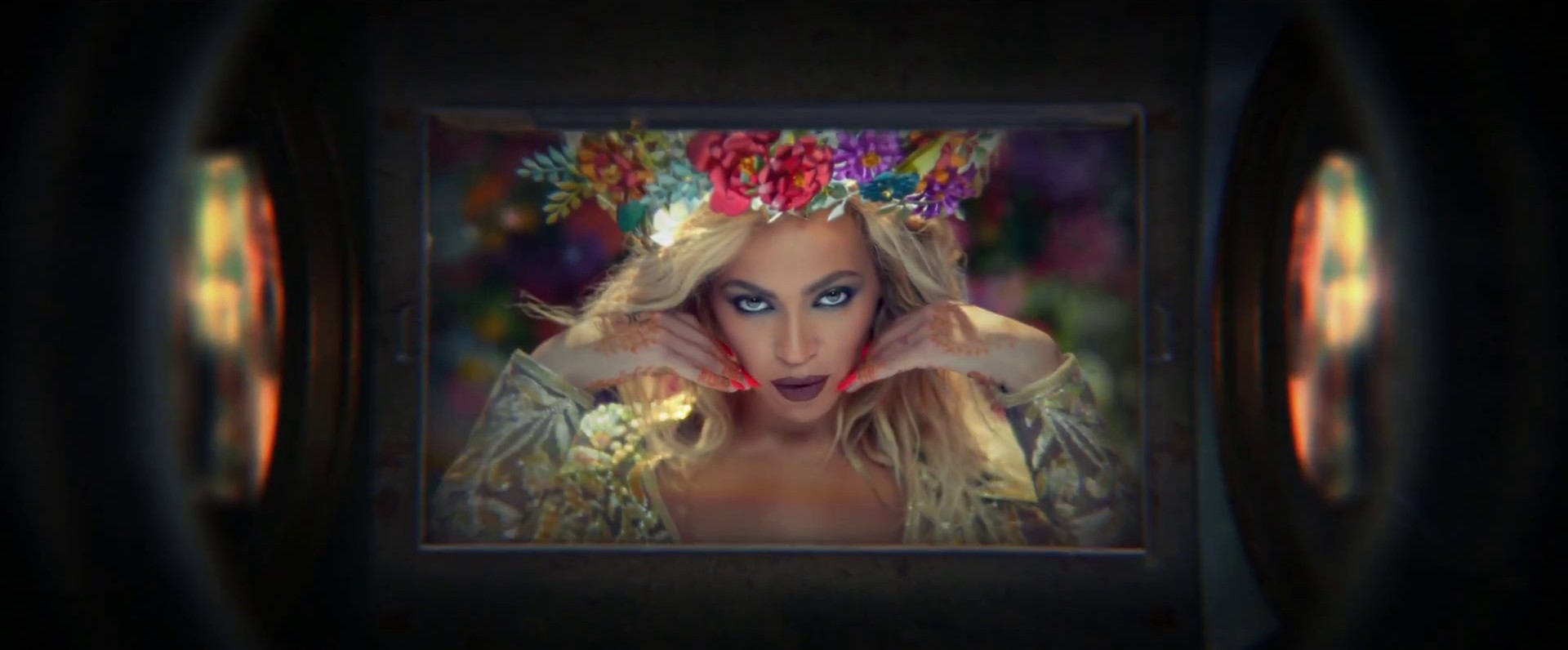 Hymn For The Weekend (2016) —  shot,  lighting