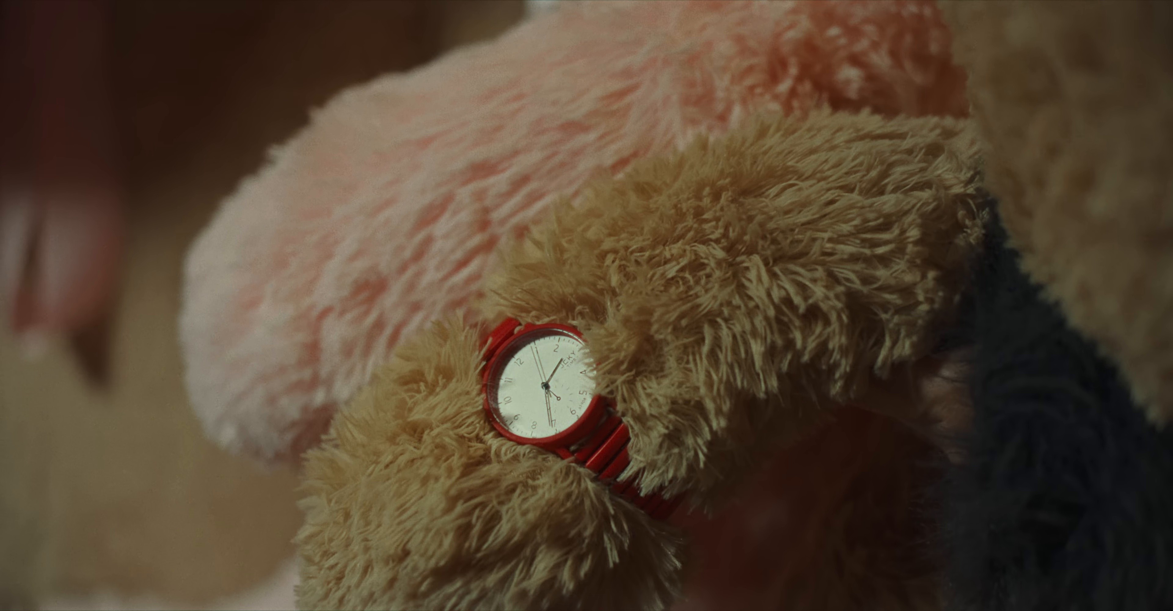 otro día (2025) —  shot,  lighting