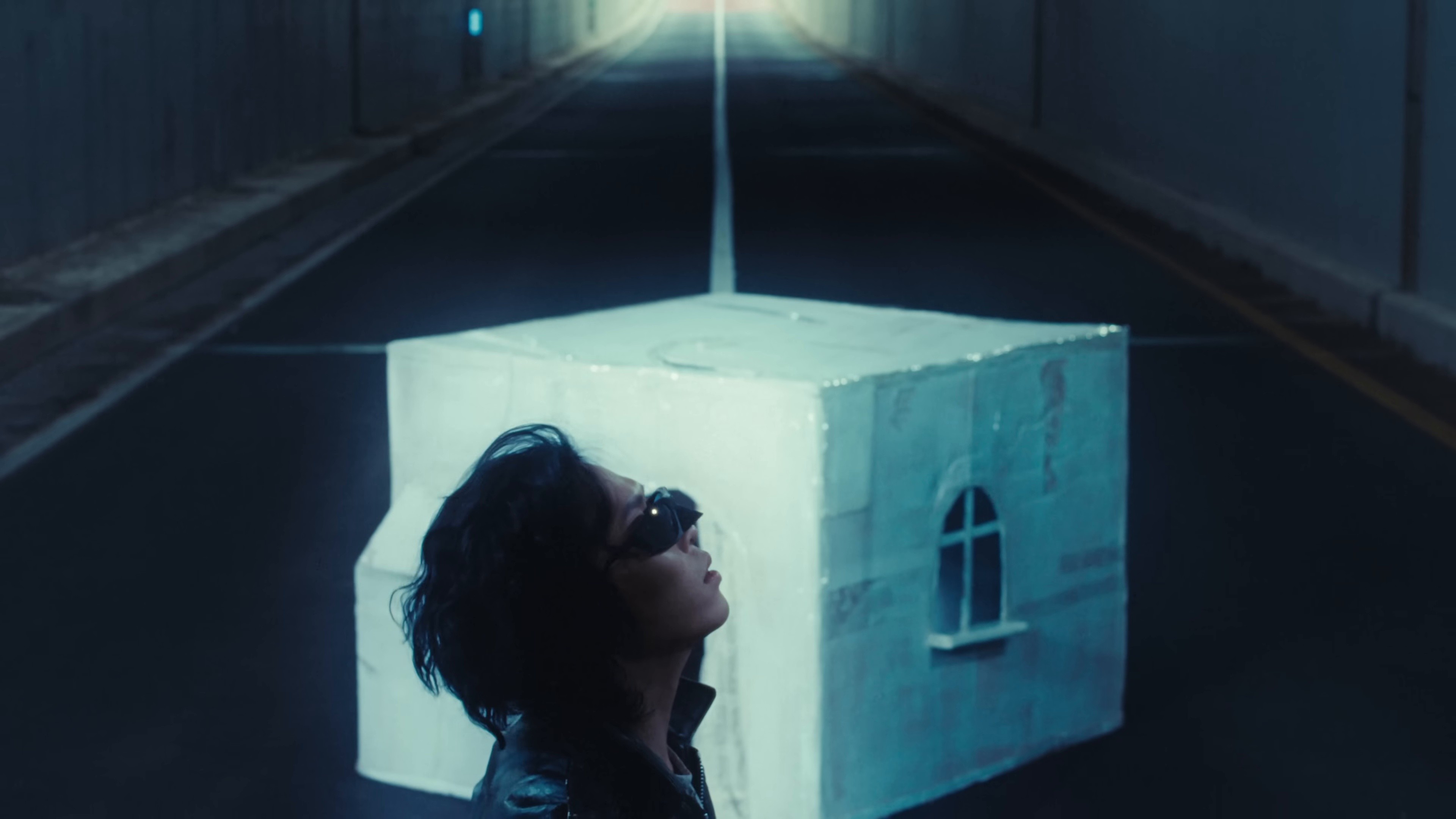 Out of my mind (2025) —  shot,  lighting