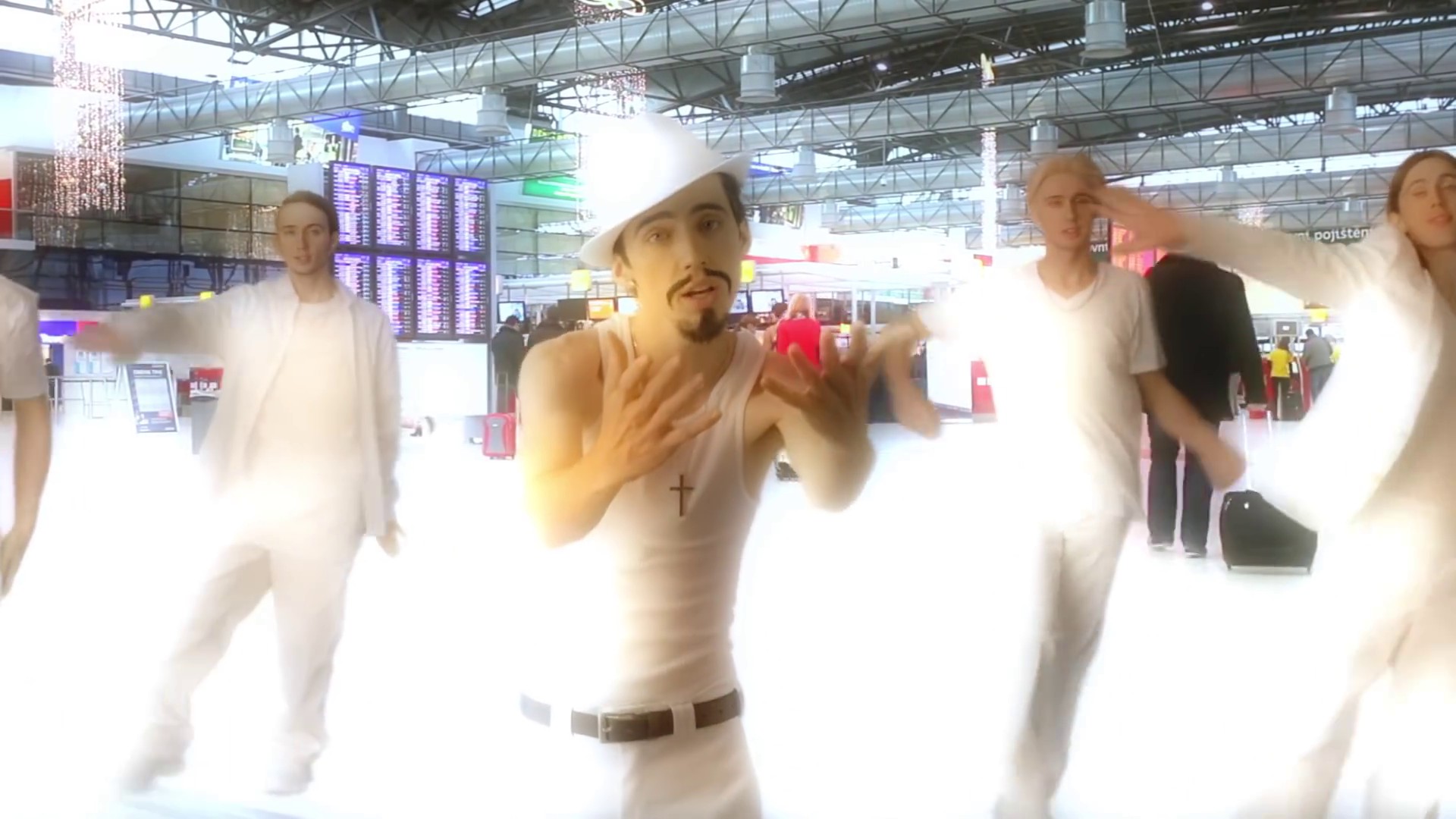 1999 (2018) —  shot,  lighting