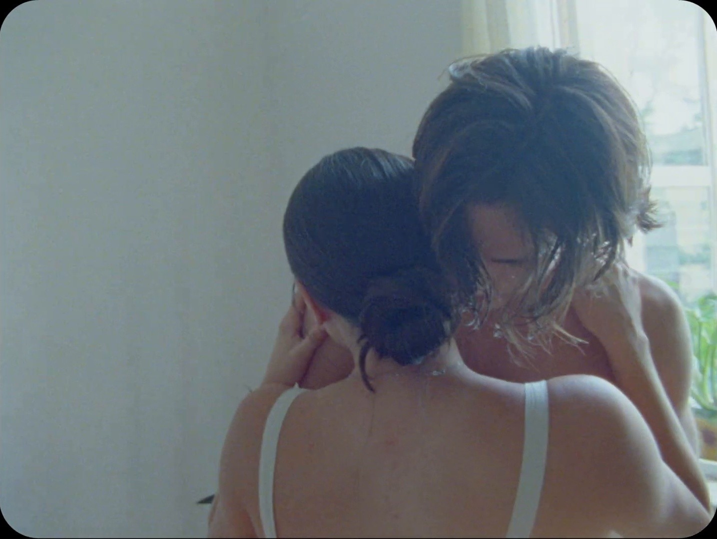 Nadie Me Corta el Pelo Como Tú (2025) —  shot,  lighting