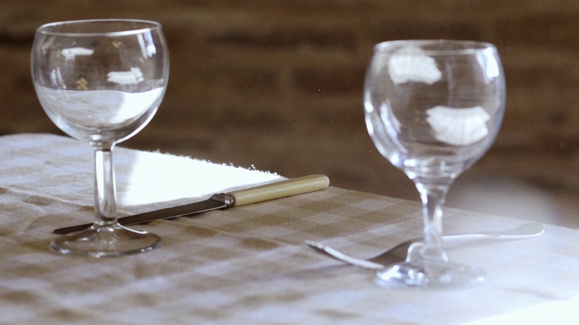 Hide & Seek (2016) —  shot,  lighting