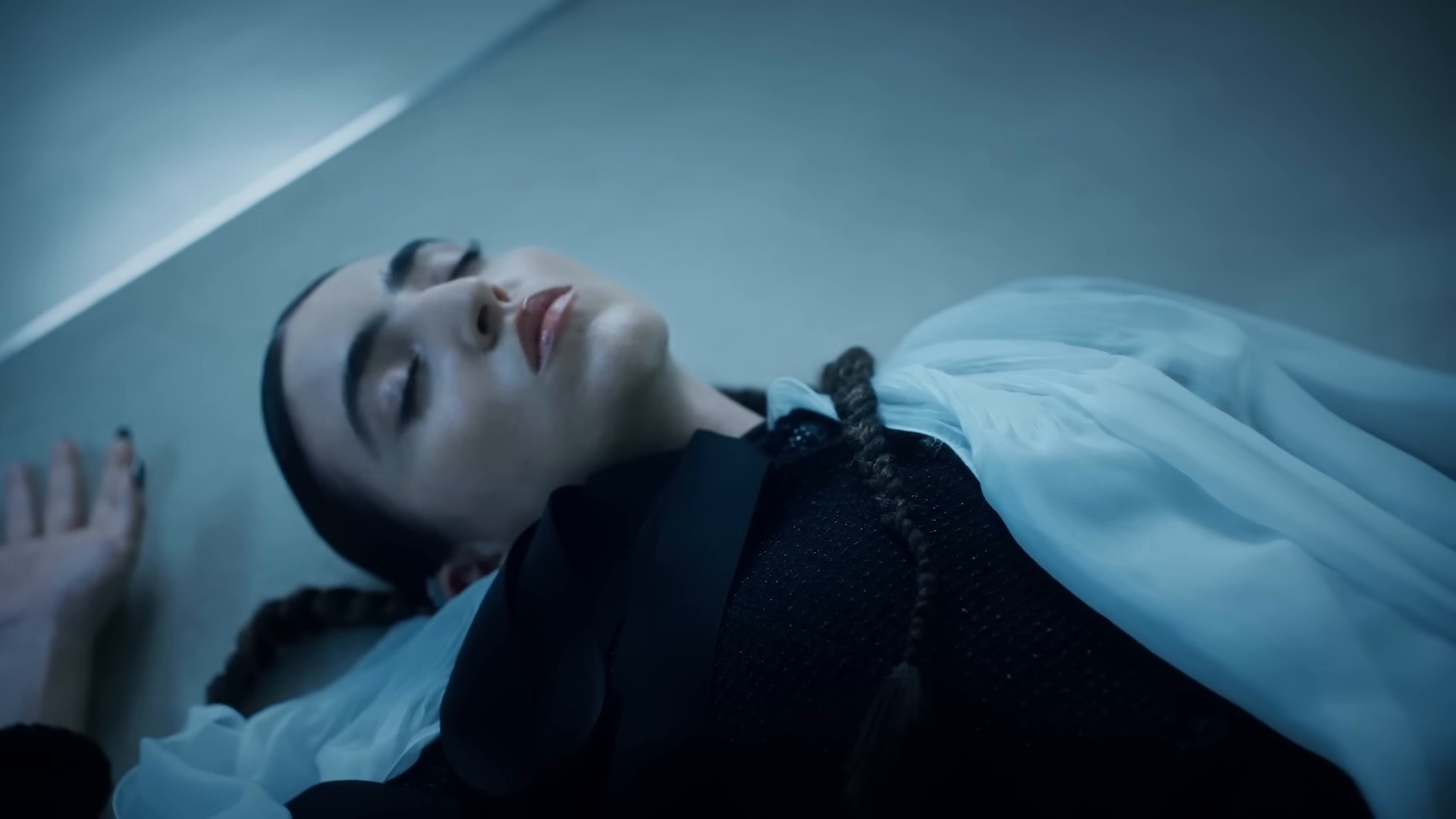 Eco (2025) —  shot,  lighting