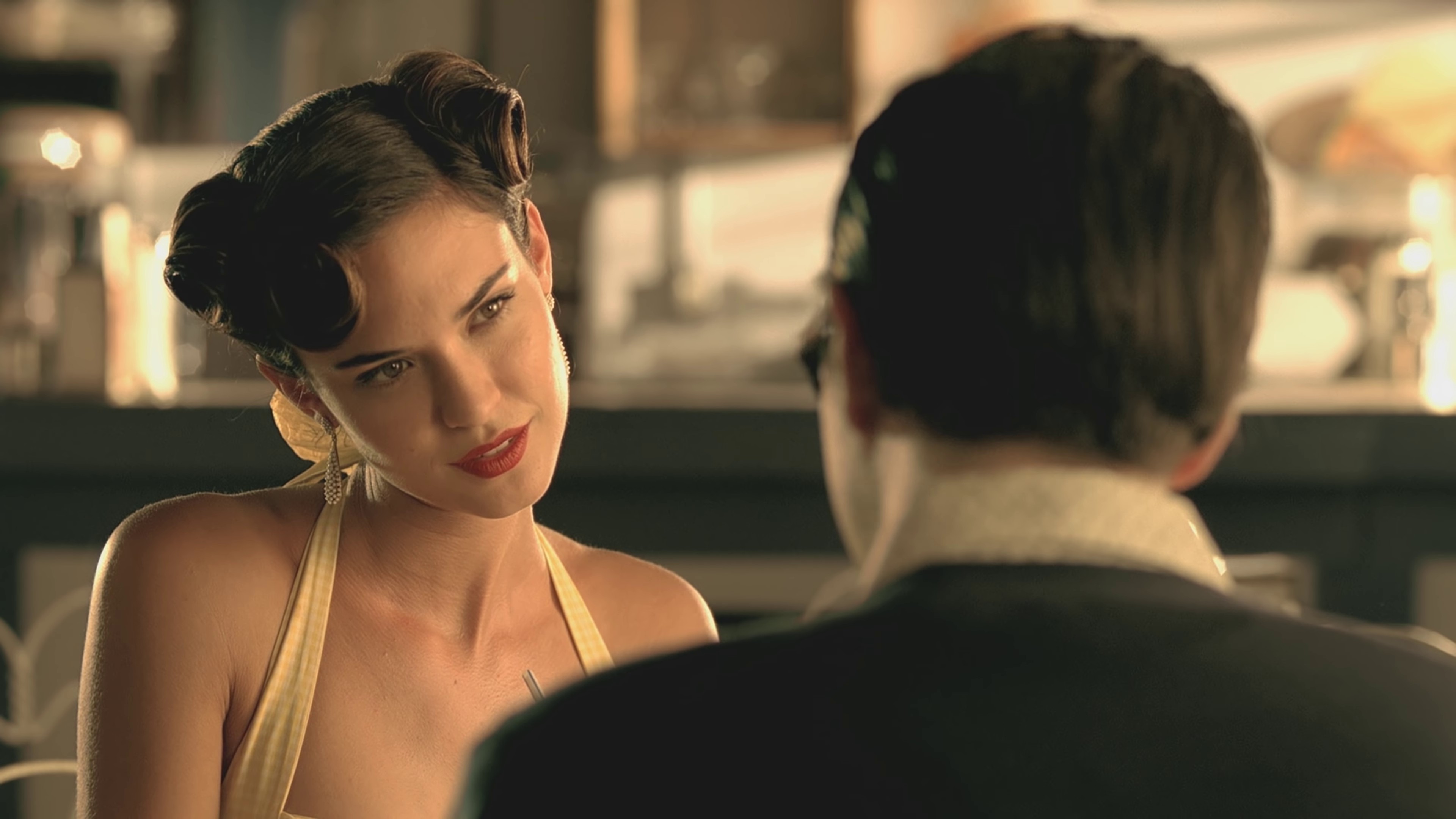 If you're wondering if I want you to  (2009) —  shot,  lighting