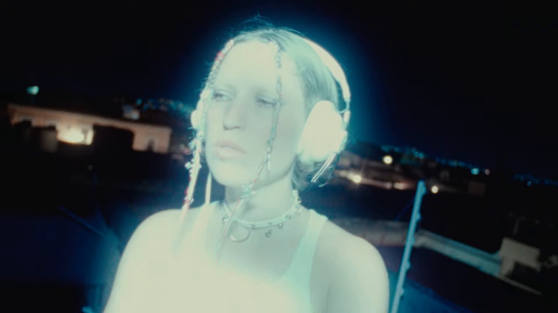 LONELY HEARTS (2024) —  shot,  lighting