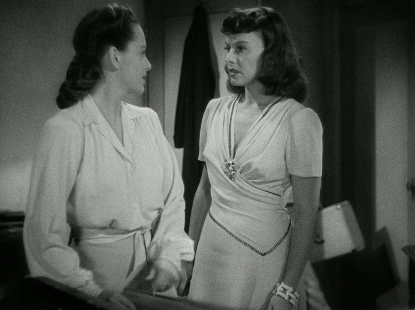 Hold Back the Dawn (1941) —  shot,  lighting