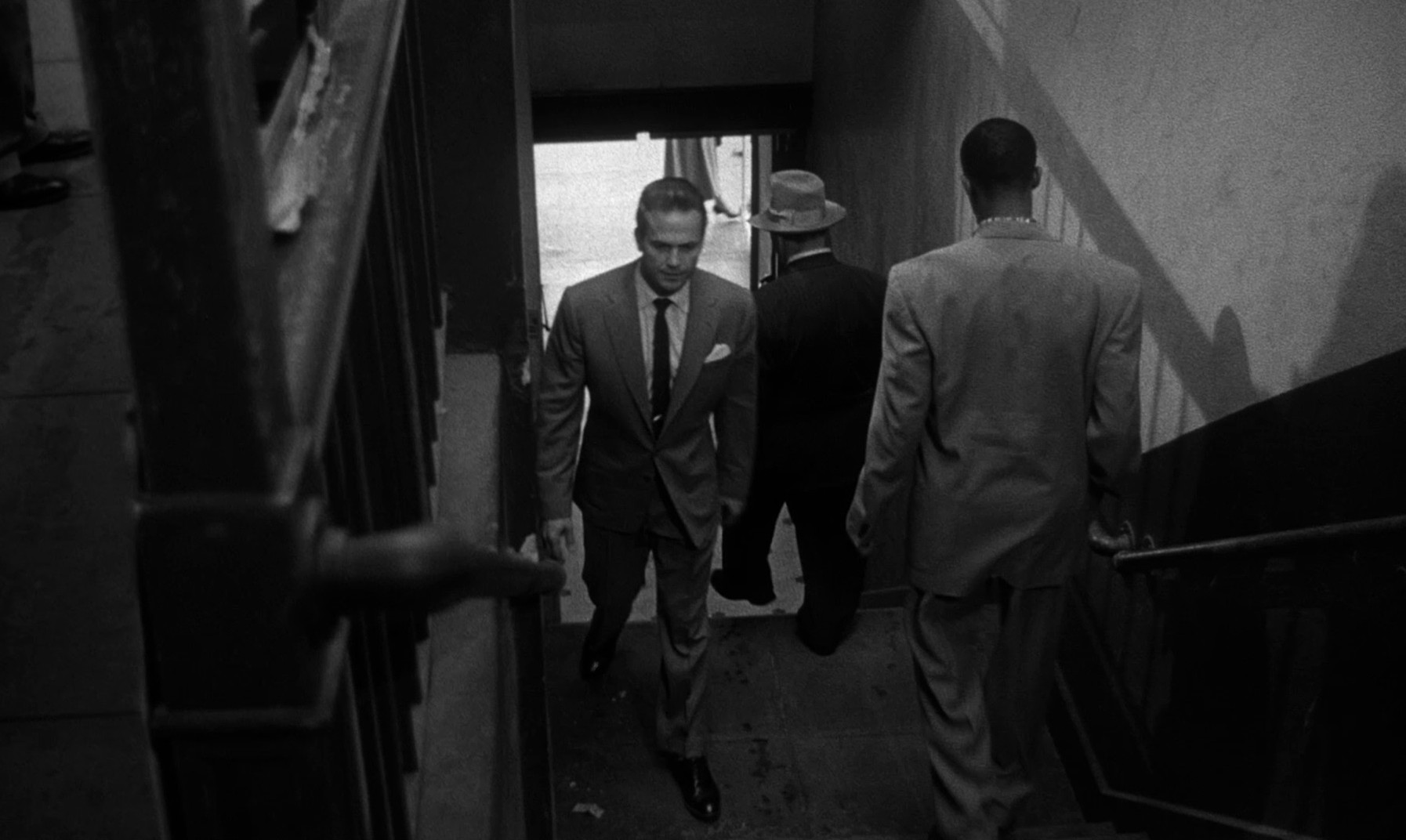 Kiss Me Deadly (1955) —  shot,  lighting