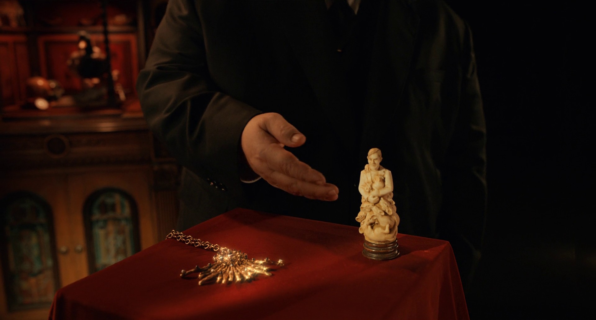 Graveyard Rats (2022) —  shot,  lighting