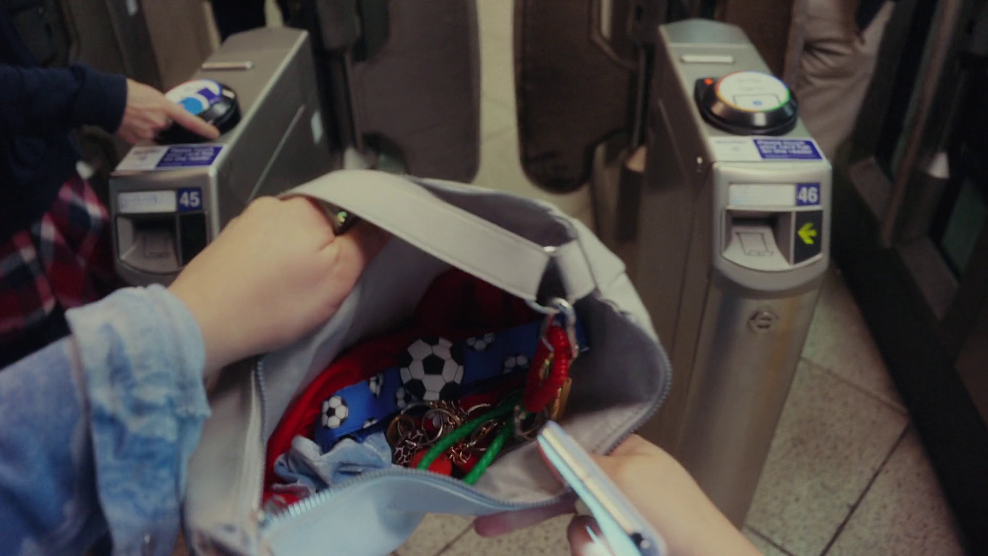 Google Pixel x Gpay - Match Day (2024) —  shot,  lighting