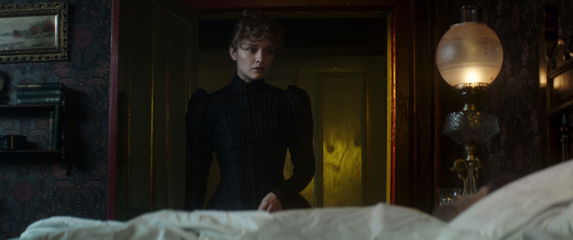 The Limehouse Golem (2016) —  shot,  lighting