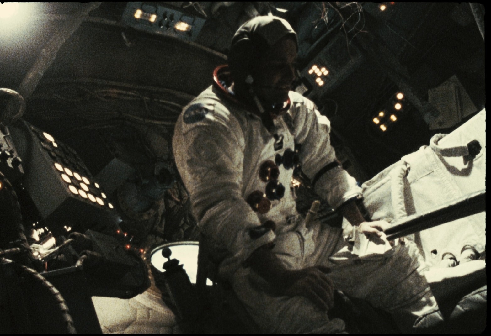 Apollo 18 (2011) —  shot,  lighting