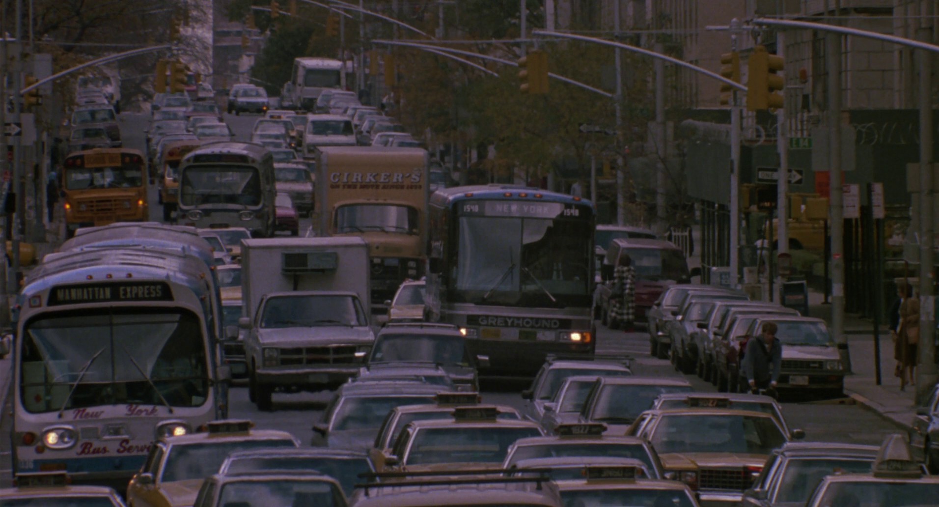 Cocktail (1988) —  shot,  lighting