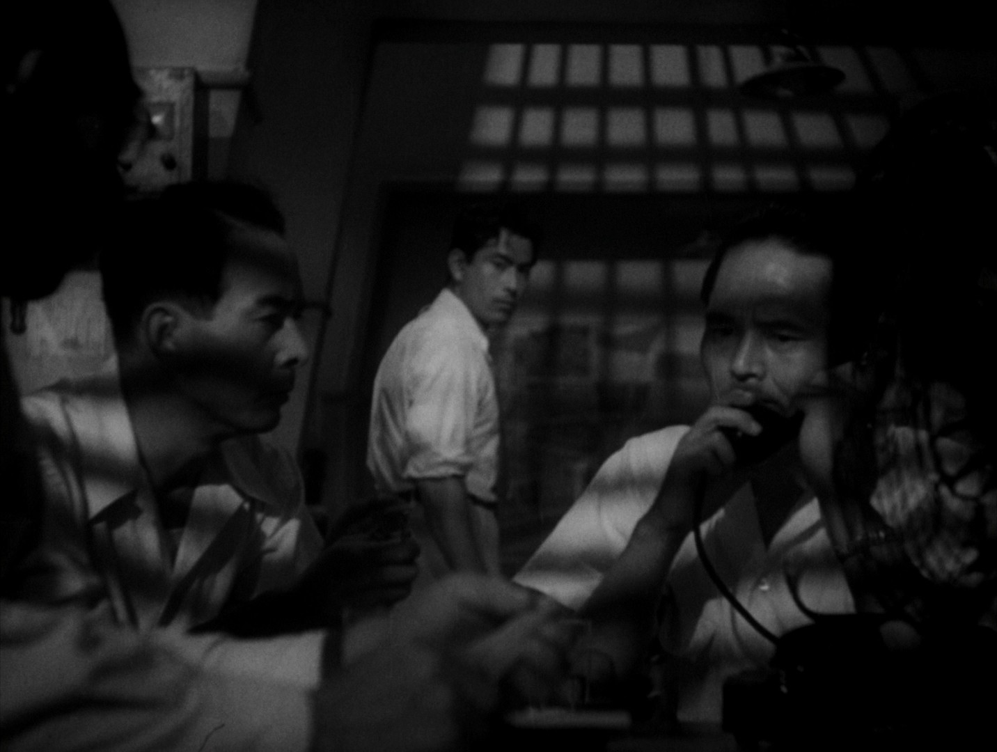 Stray Dog (1949) —  shot,  lighting