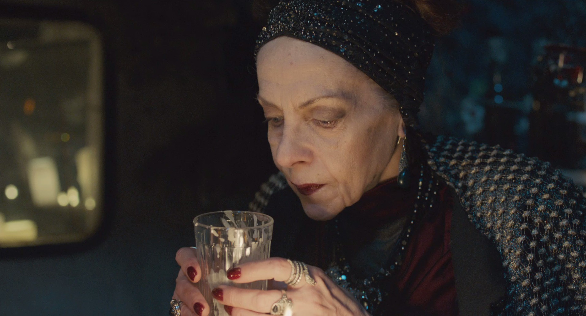 Zoology (2016) —  shot,  lighting