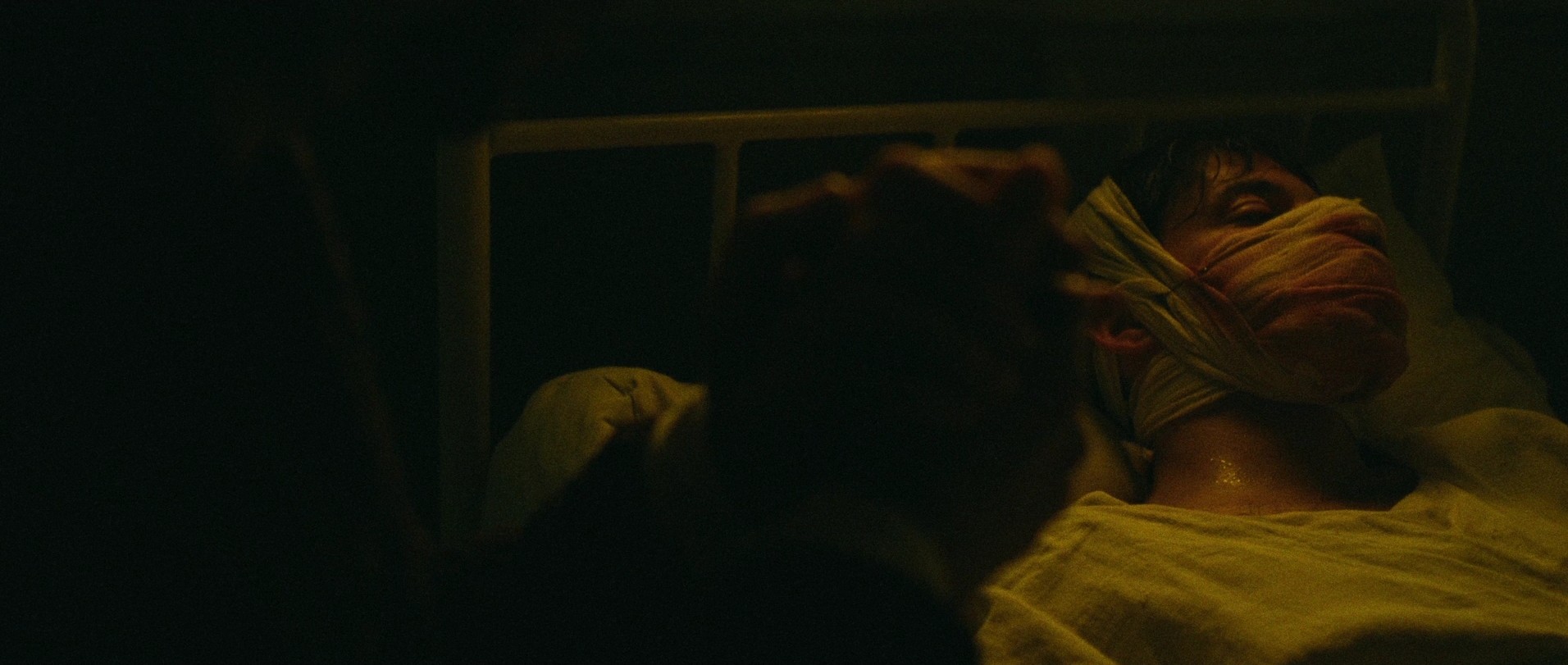 La chambre des officiers (2001) —  shot,  lighting