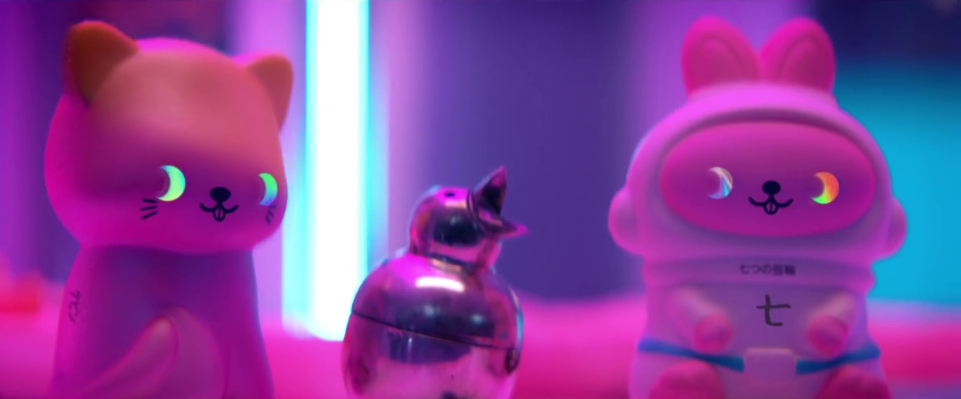 7 rings (2019) —  shot,  lighting