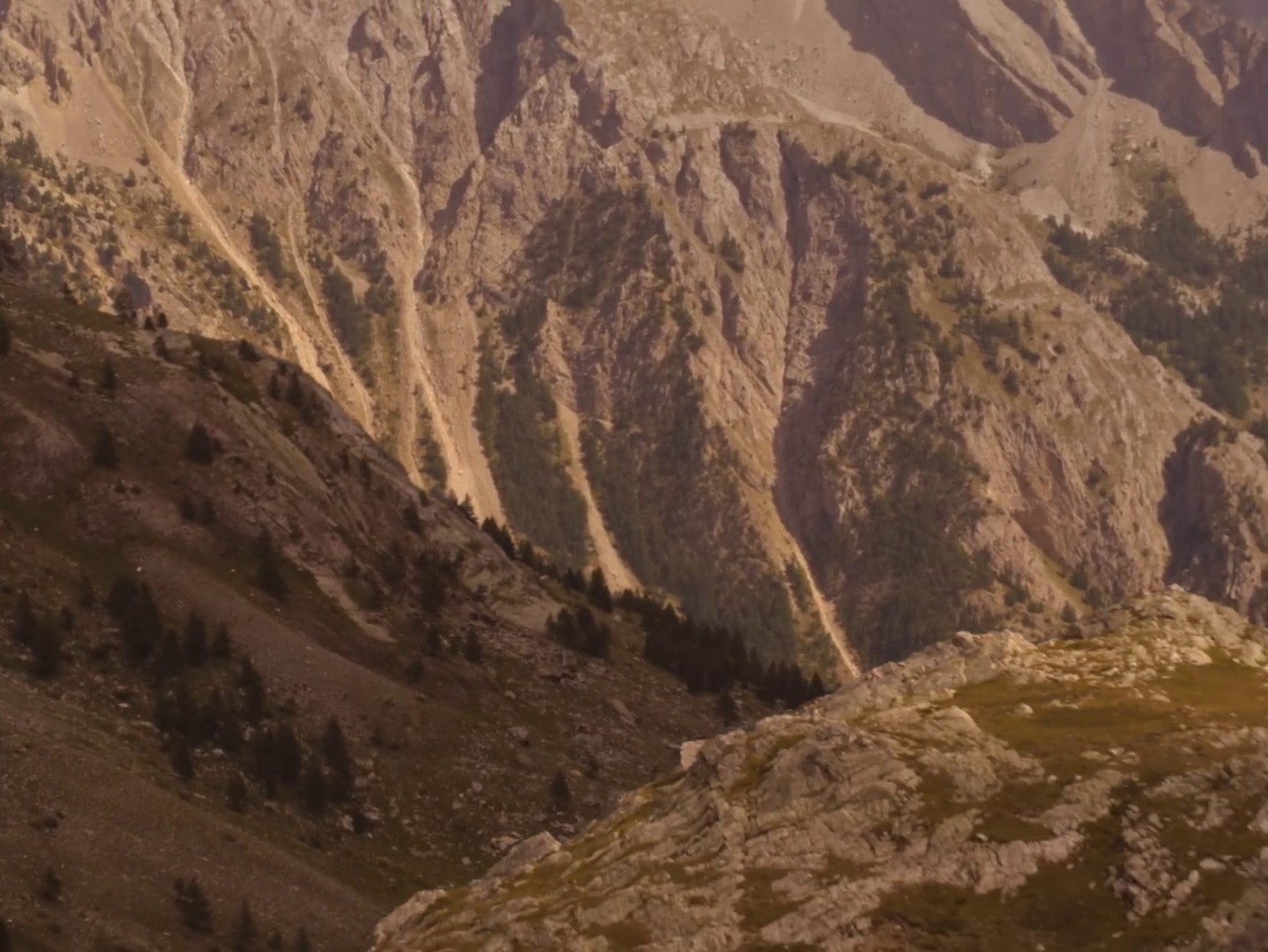 Voyager (2022) —  shot,  lighting