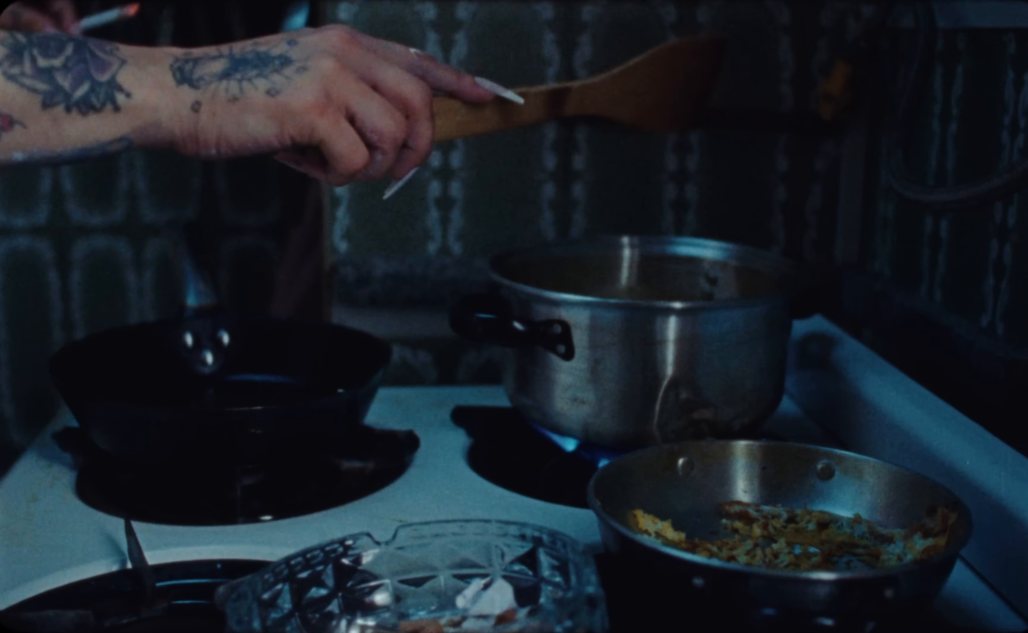 Otra Noche de Llorar (2025) —  shot,  lighting