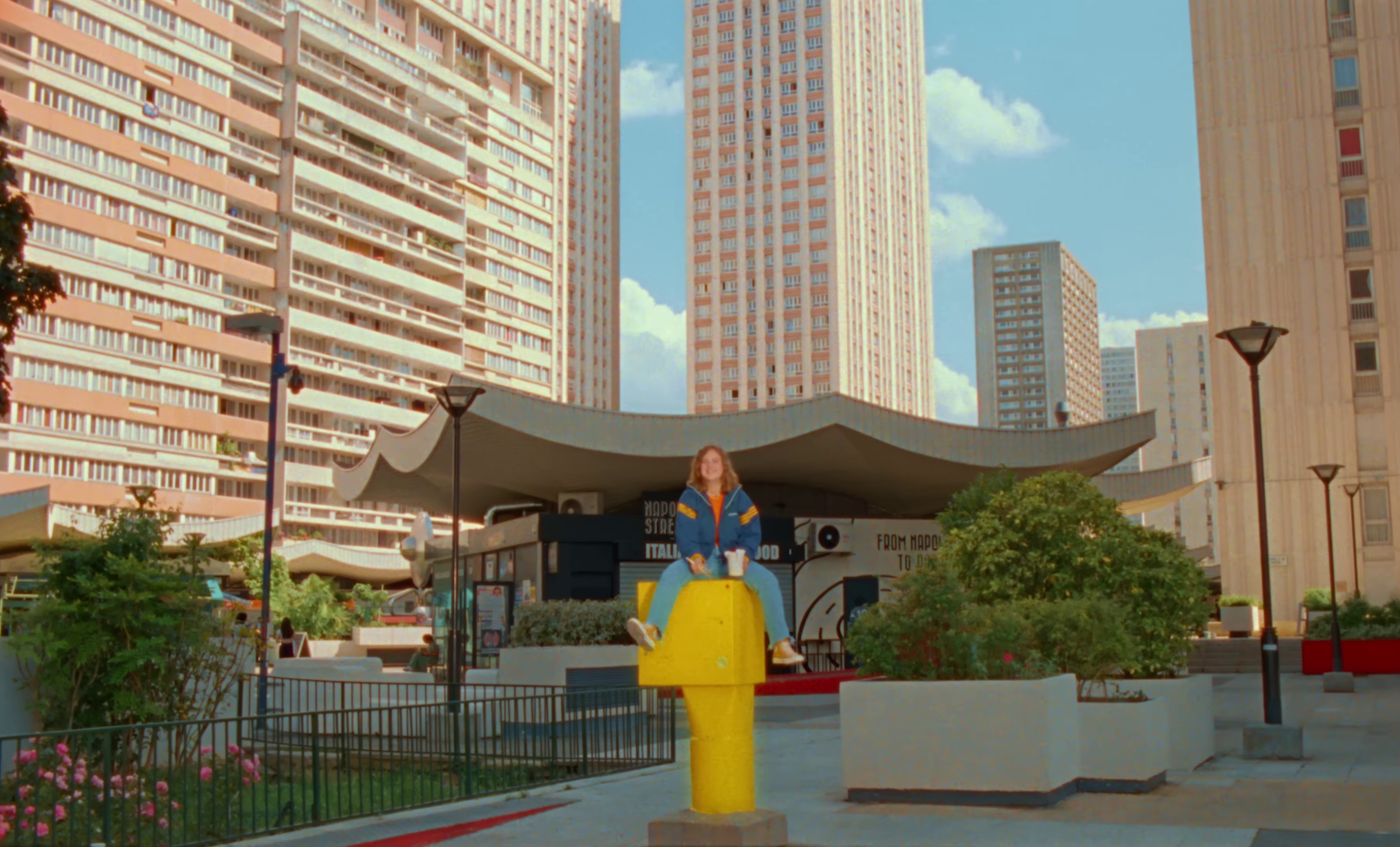 C'est bon (2022) —  shot,  lighting