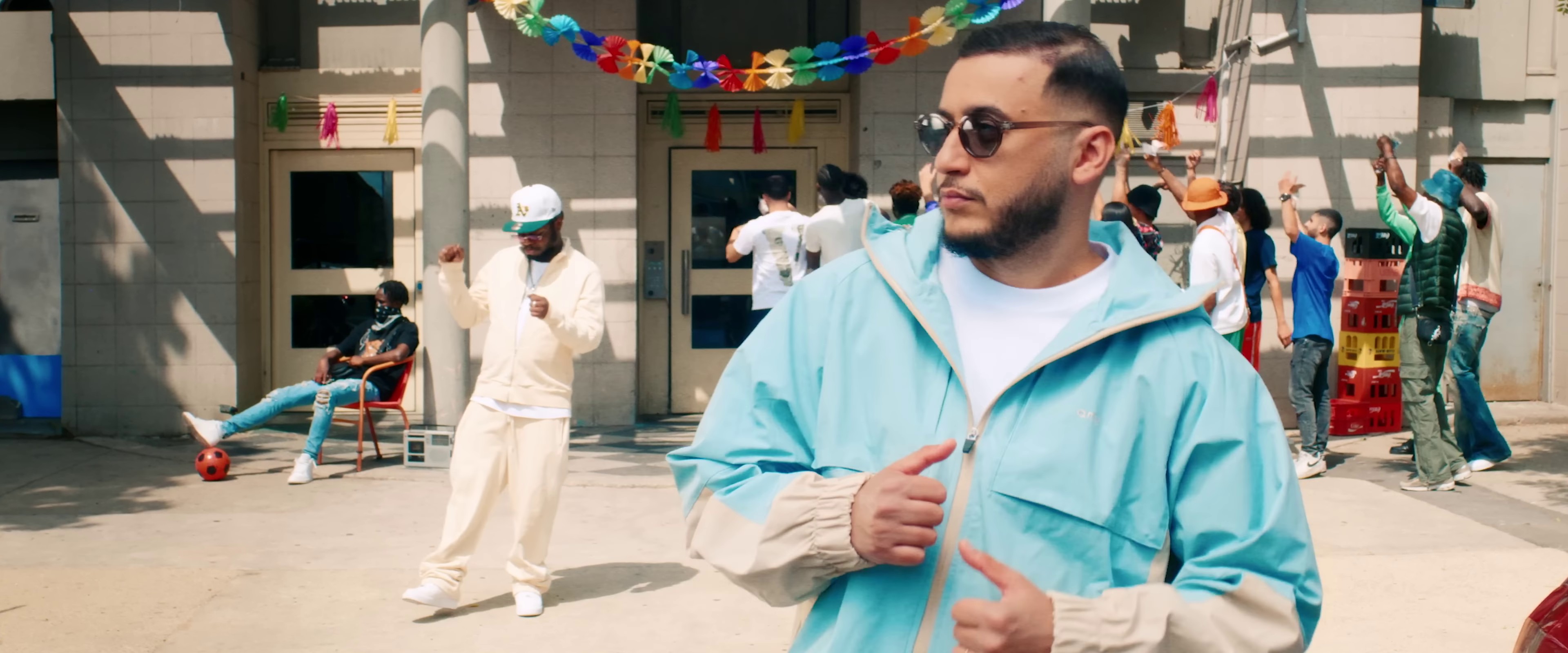 Favel (2023) —  shot,  lighting