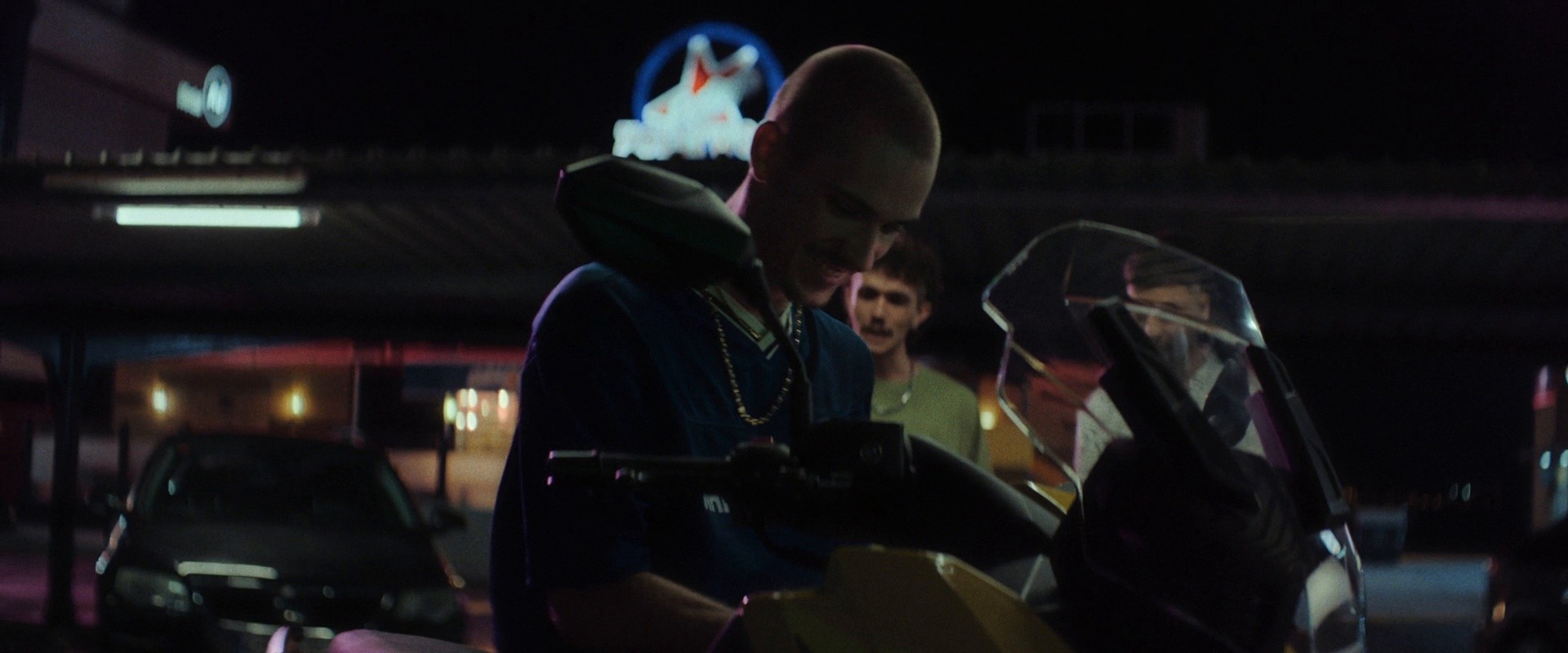 Enemigos (2025) —  shot,  lighting