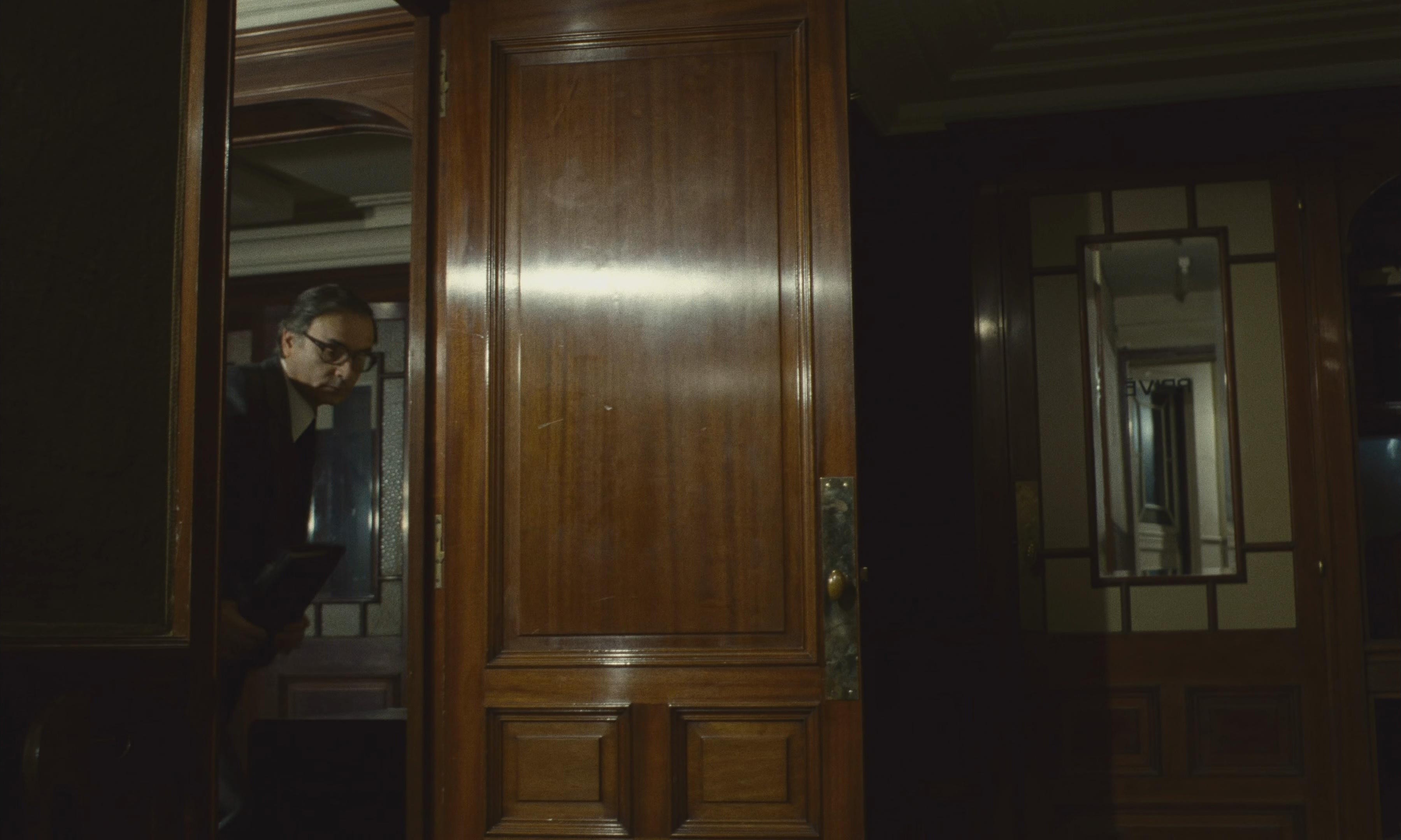 L'argent des autres (1978) —  shot,  lighting