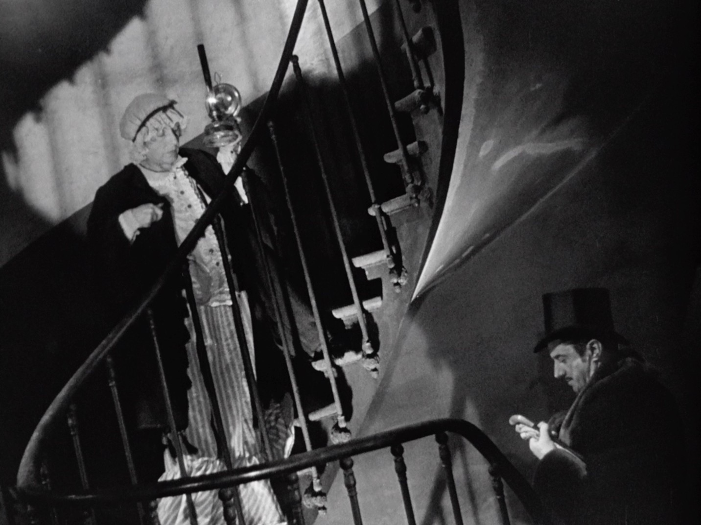 Le Plaisir (1952) —  shot,  lighting