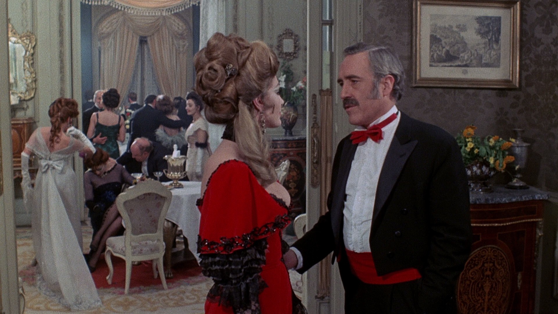 Murders in the Rue Morgue (1971) —  shot,  lighting