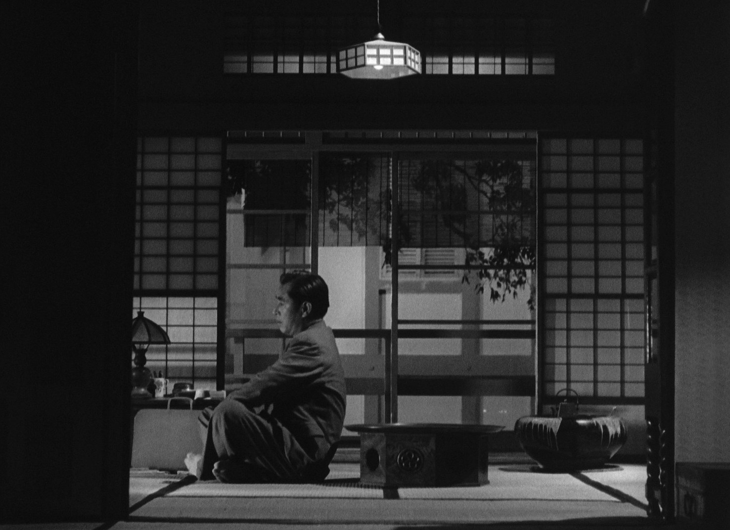 The Flavor of Green Tea Over Rice (1952) —  shot,  lighting