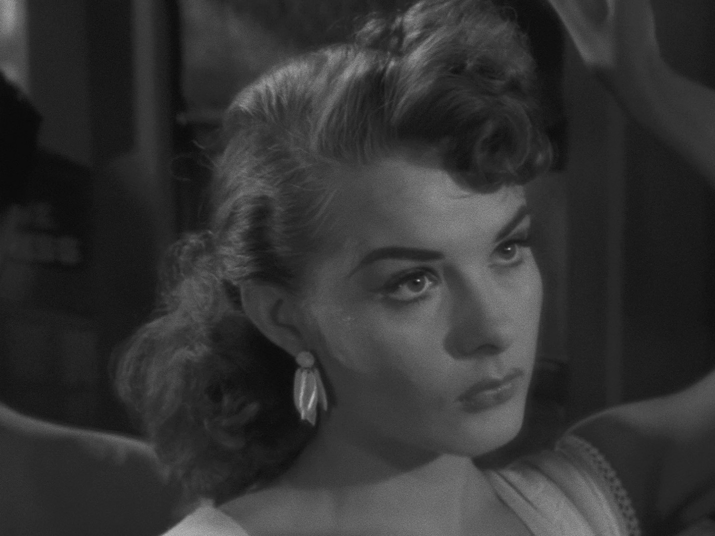 Pickup on South Street (1953) —  shot,  lighting