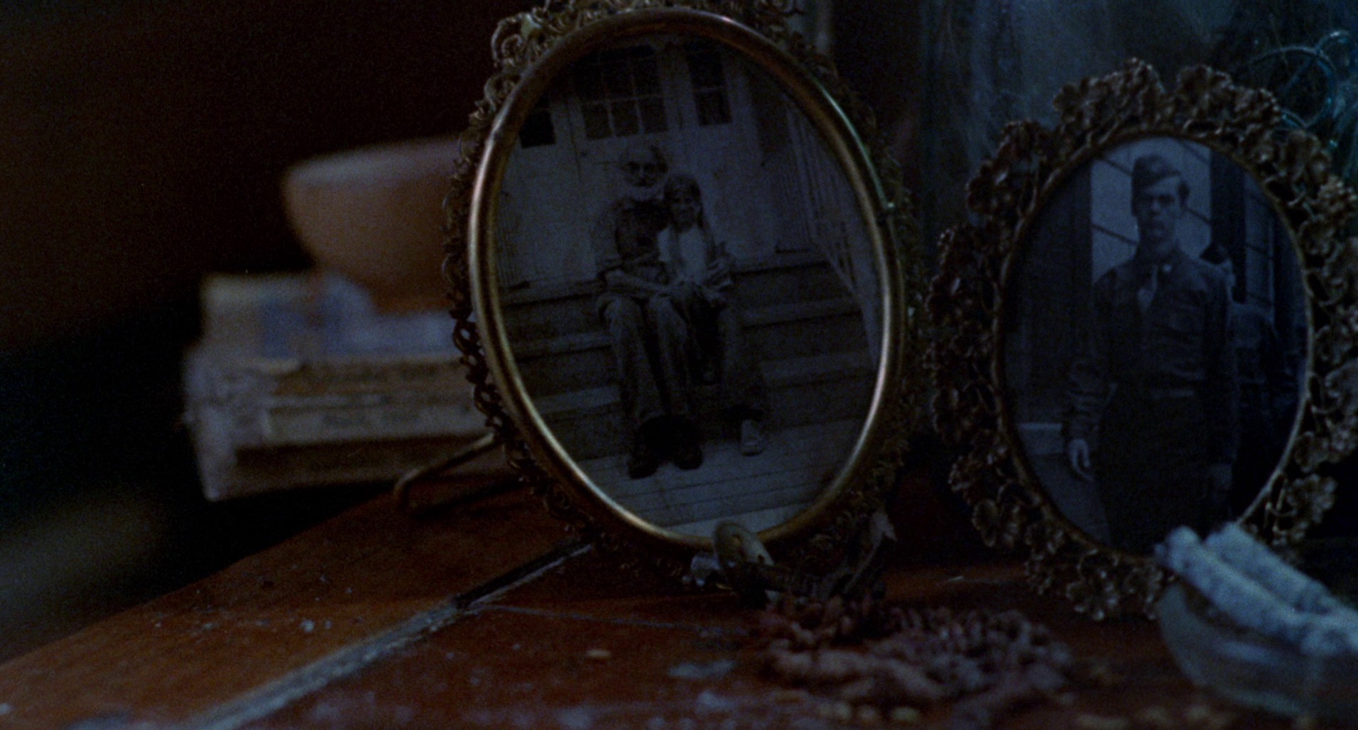 Dark August (1976) —  shot,  lighting