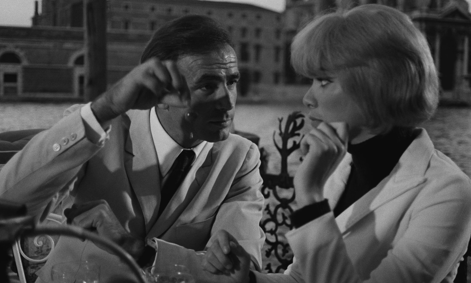 Galia (1966) —  shot,  lighting