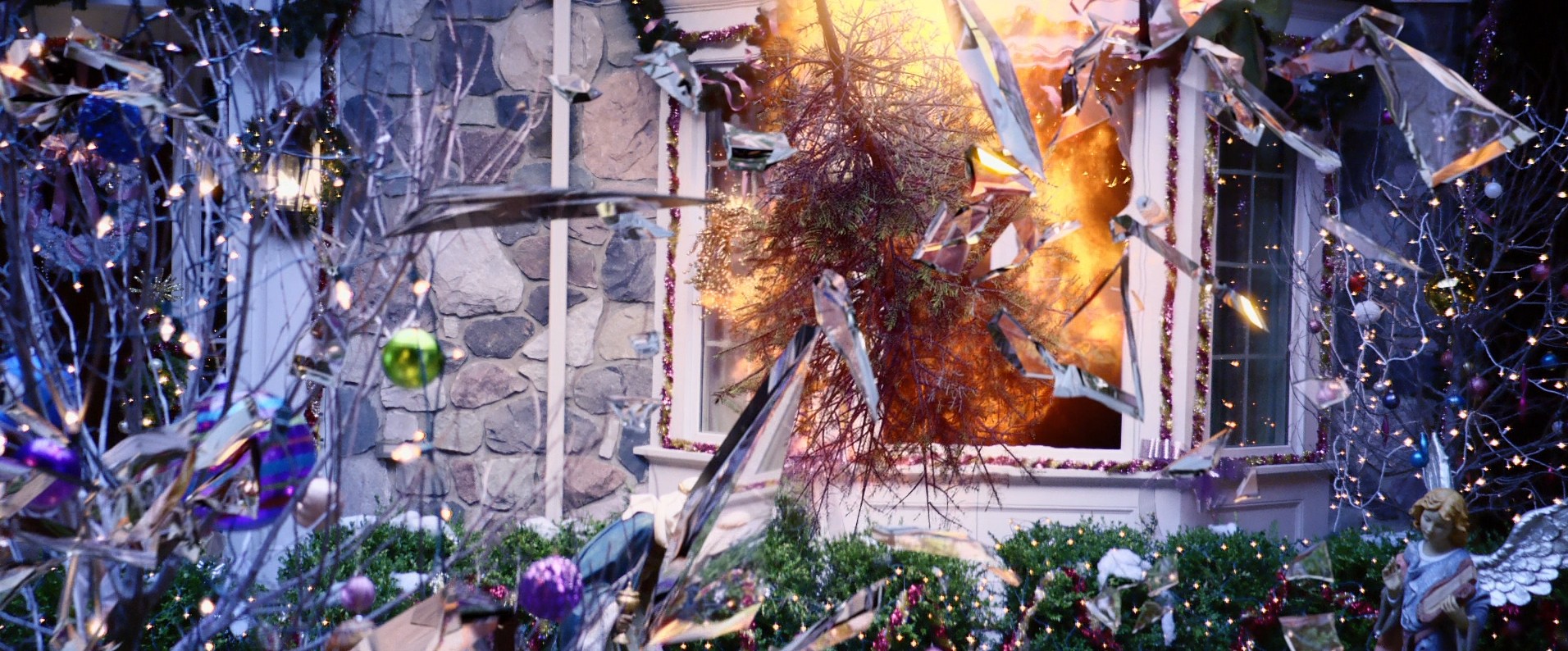 A Very Harold & Kumar Christmas (2011) —  shot,  lighting