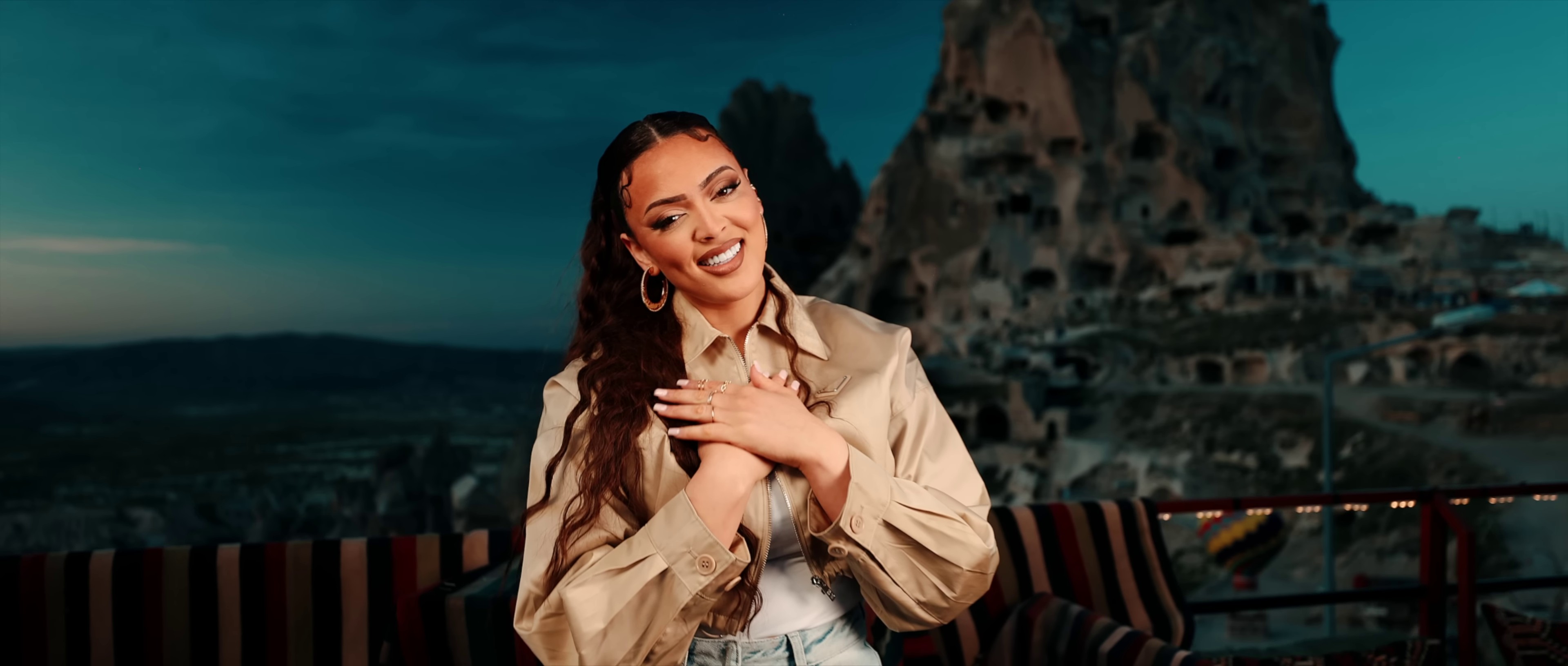  Inta Habibi (2023) —  shot,  lighting