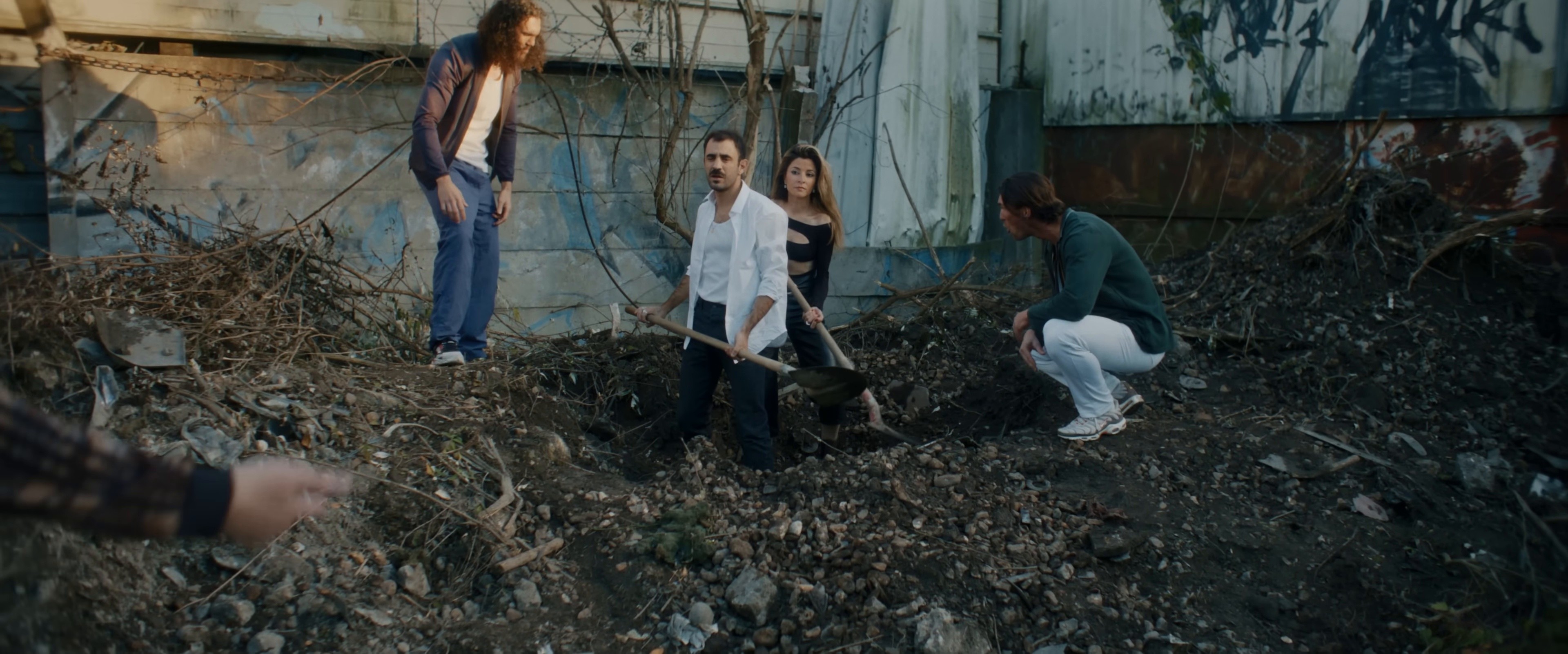 Comme des loups (2024) —  shot,  lighting