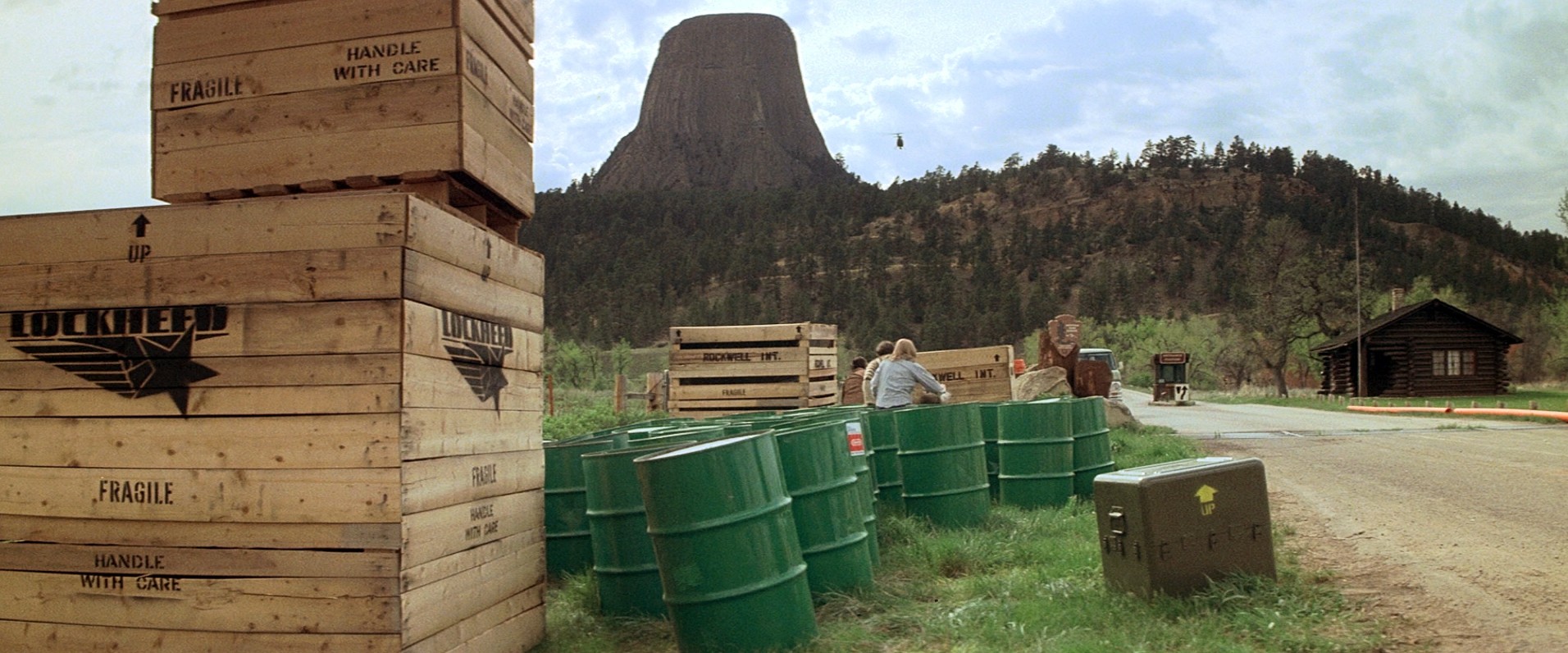 Close Encounters of the Third Kind (1977) —  shot,  lighting