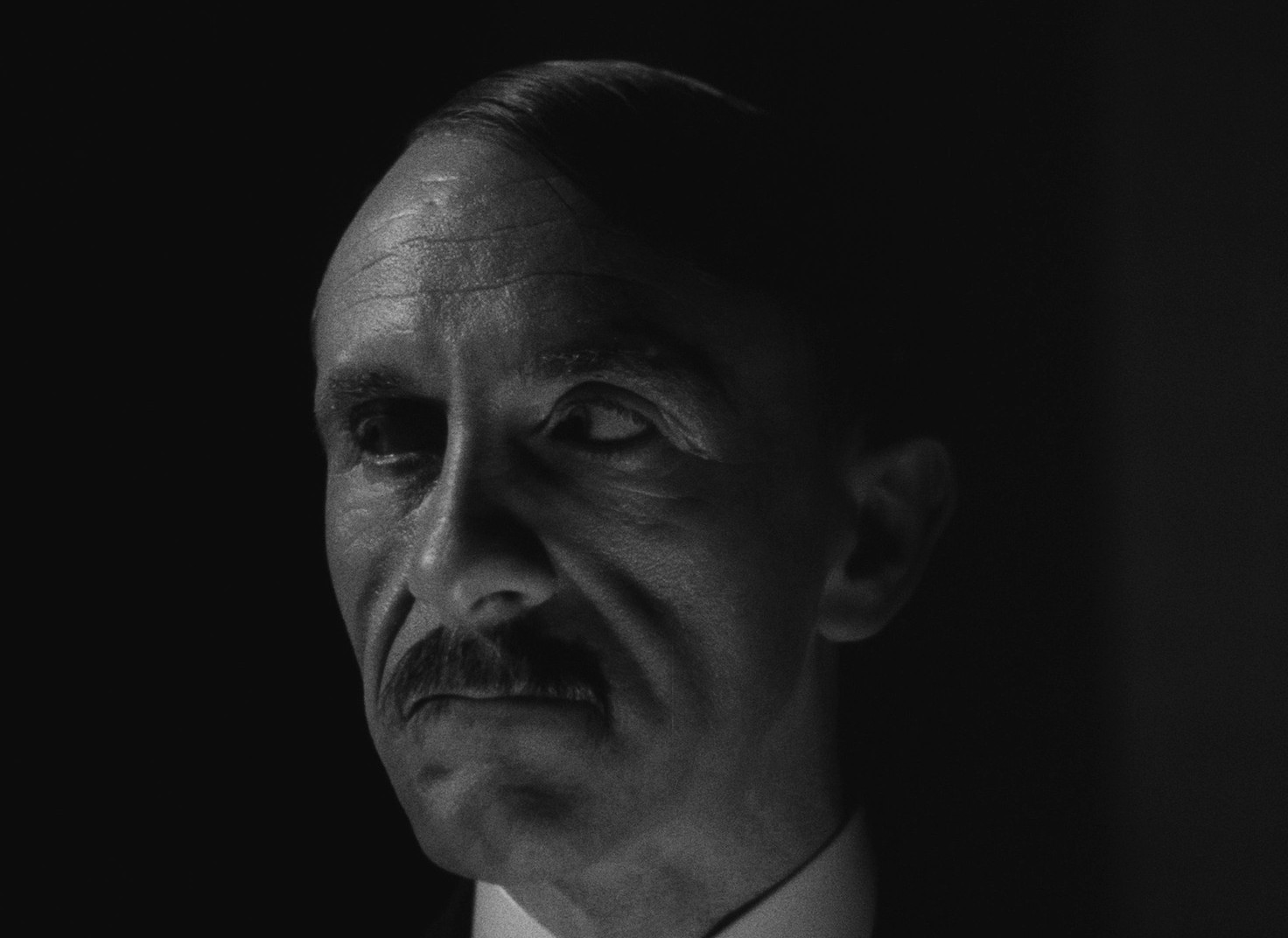 Les disparus de St. Agil (1938) —  shot,  lighting