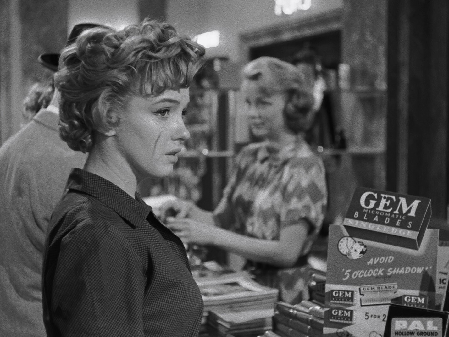 Don't Bother to Knock (1952) —  shot,  lighting