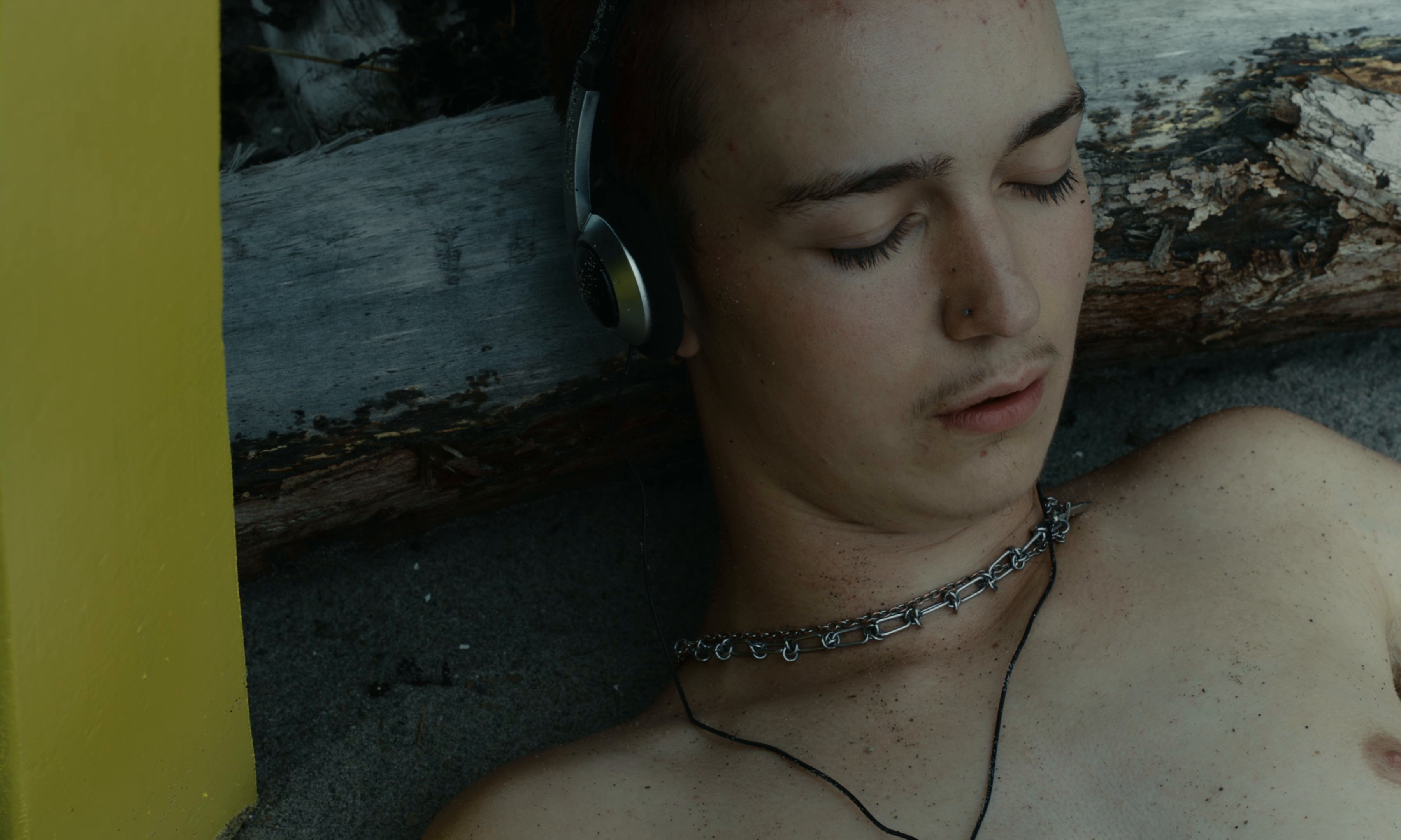 PAS ENCORE (2025) —  shot,  lighting