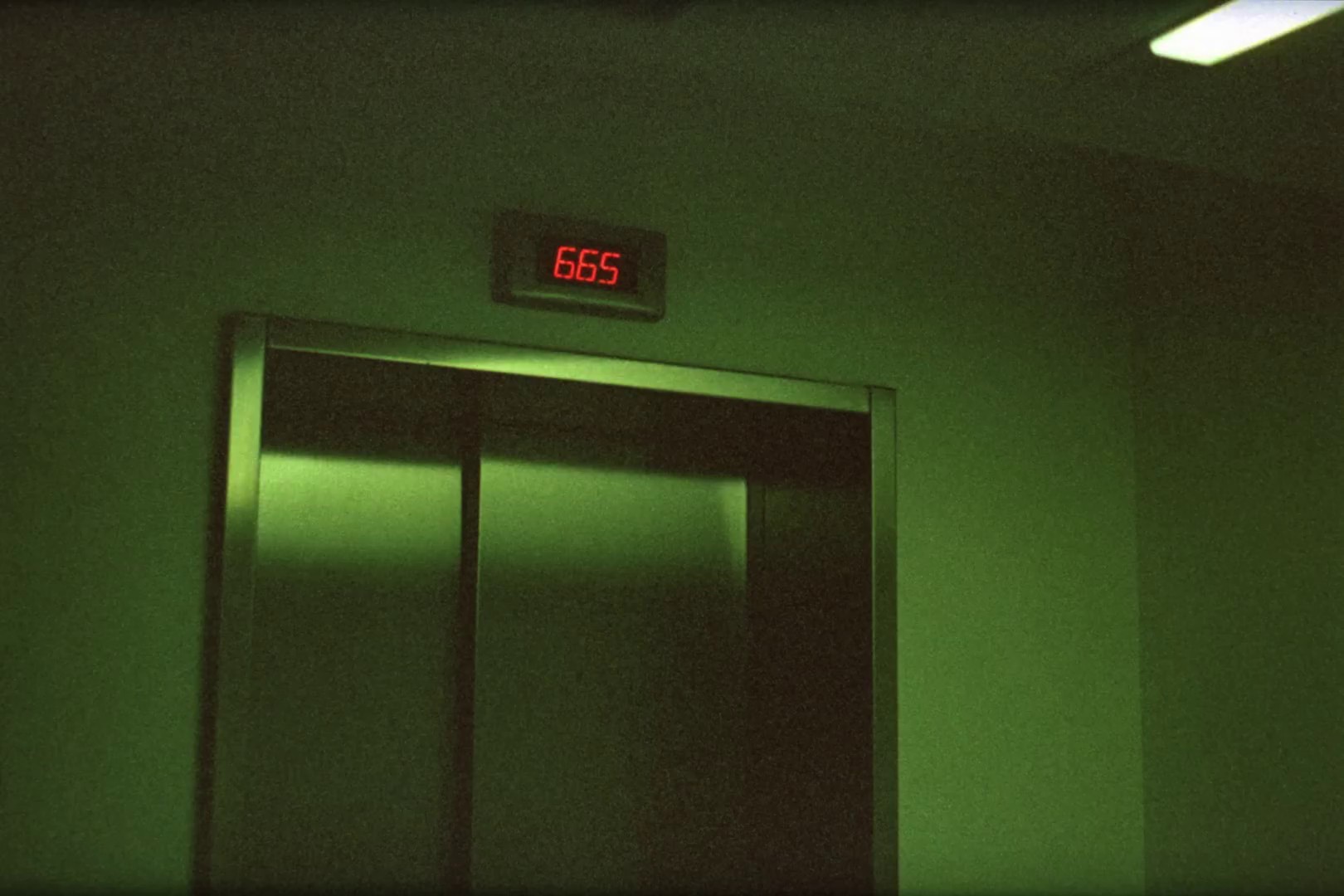 D'ici là (2022) —  shot,  lighting