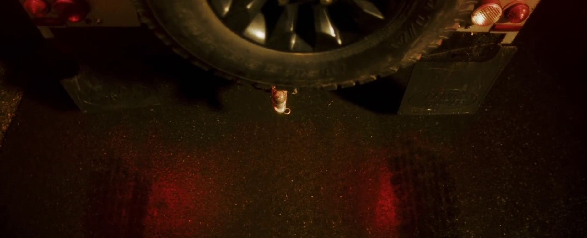 45 Fahrenheit Girl  (2021) —  shot,  lighting