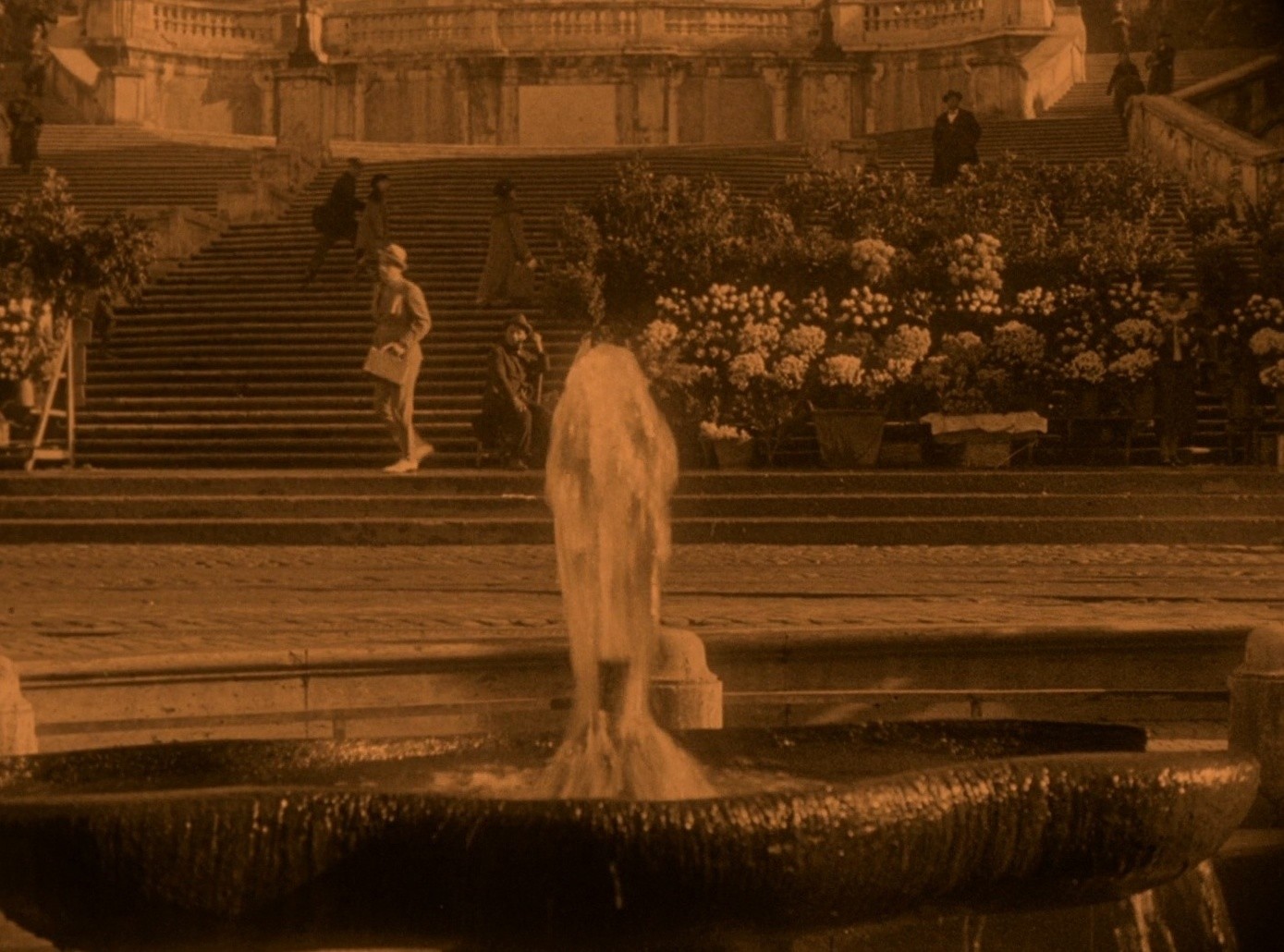 The Late Mathias Pascal (1926) —  shot,  lighting